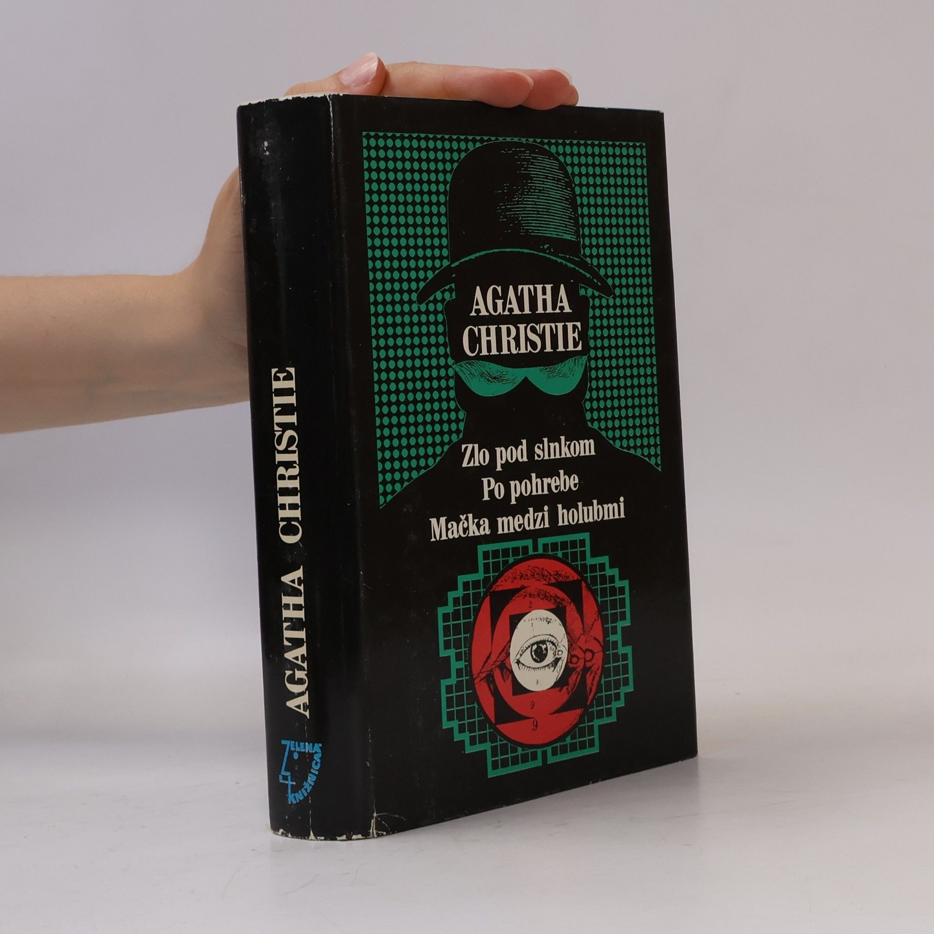 Agatha Christie Zlo pod slnkom. Po pohrebe. Mačka medzi holubmi