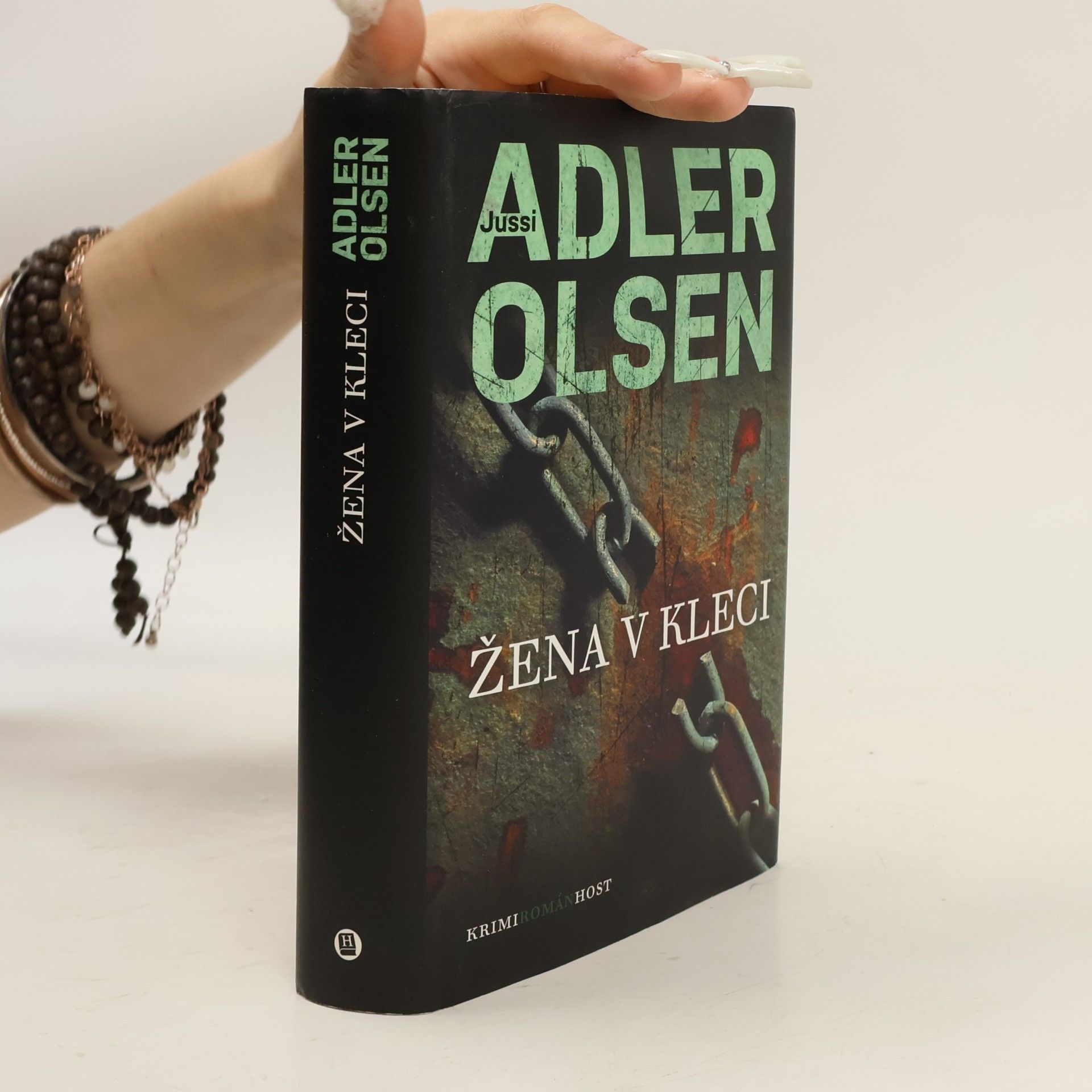 Žena v kleci