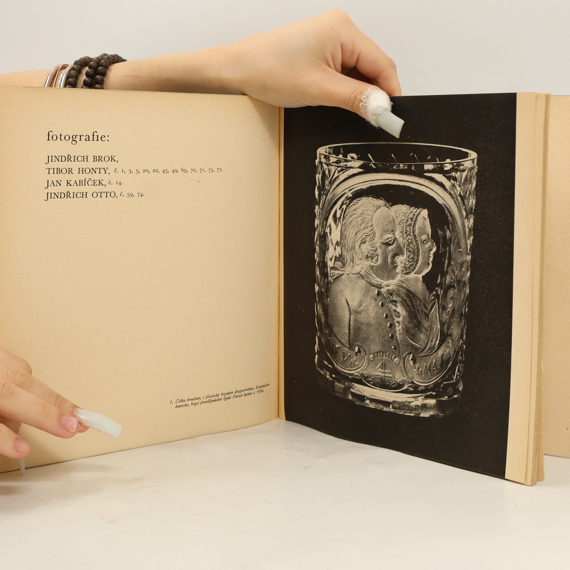 J. Brož Severočeské sklo 19. století. Muzeum skla a bižuterie, Jablonec nad Nisou