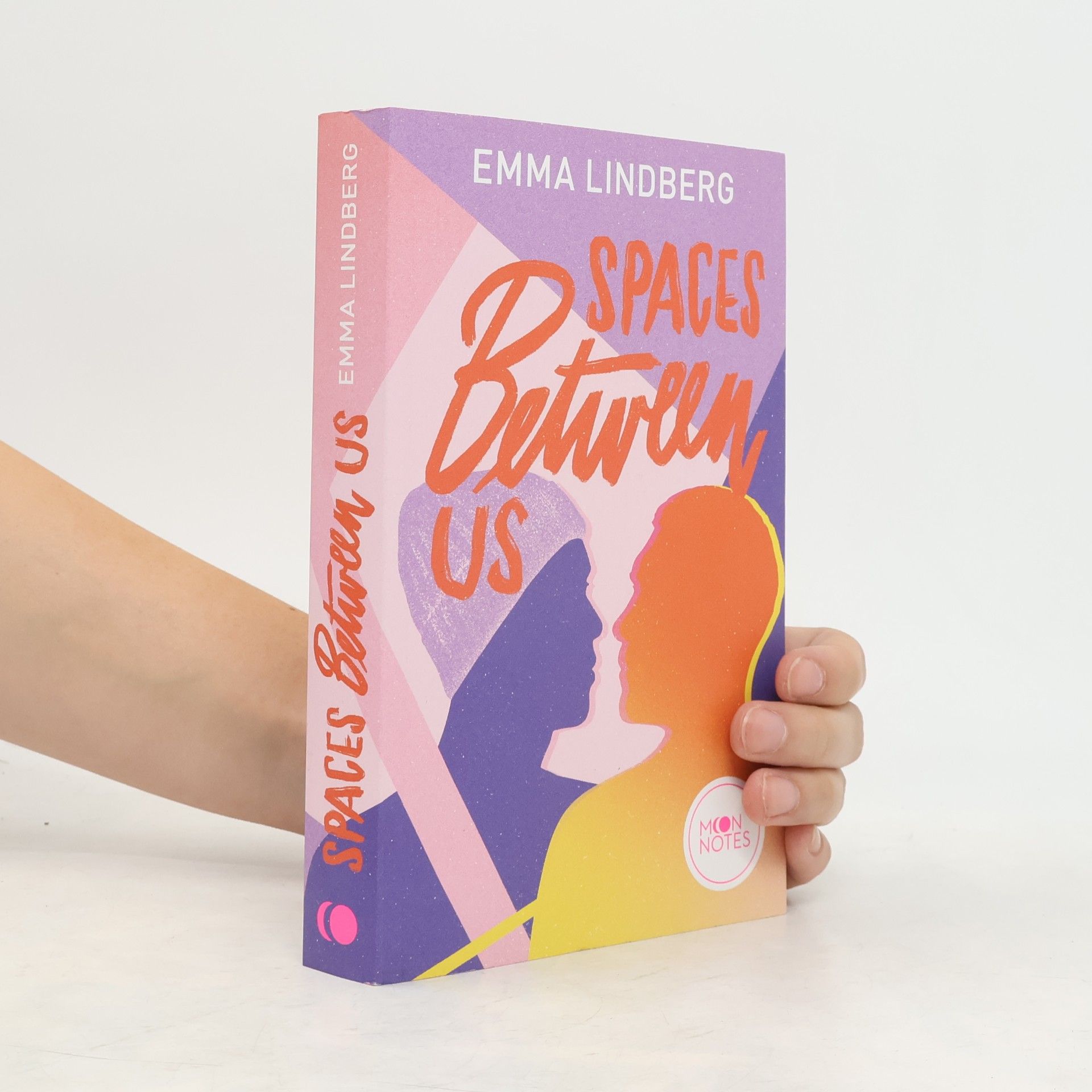 Emma Lindberg Spaces between us