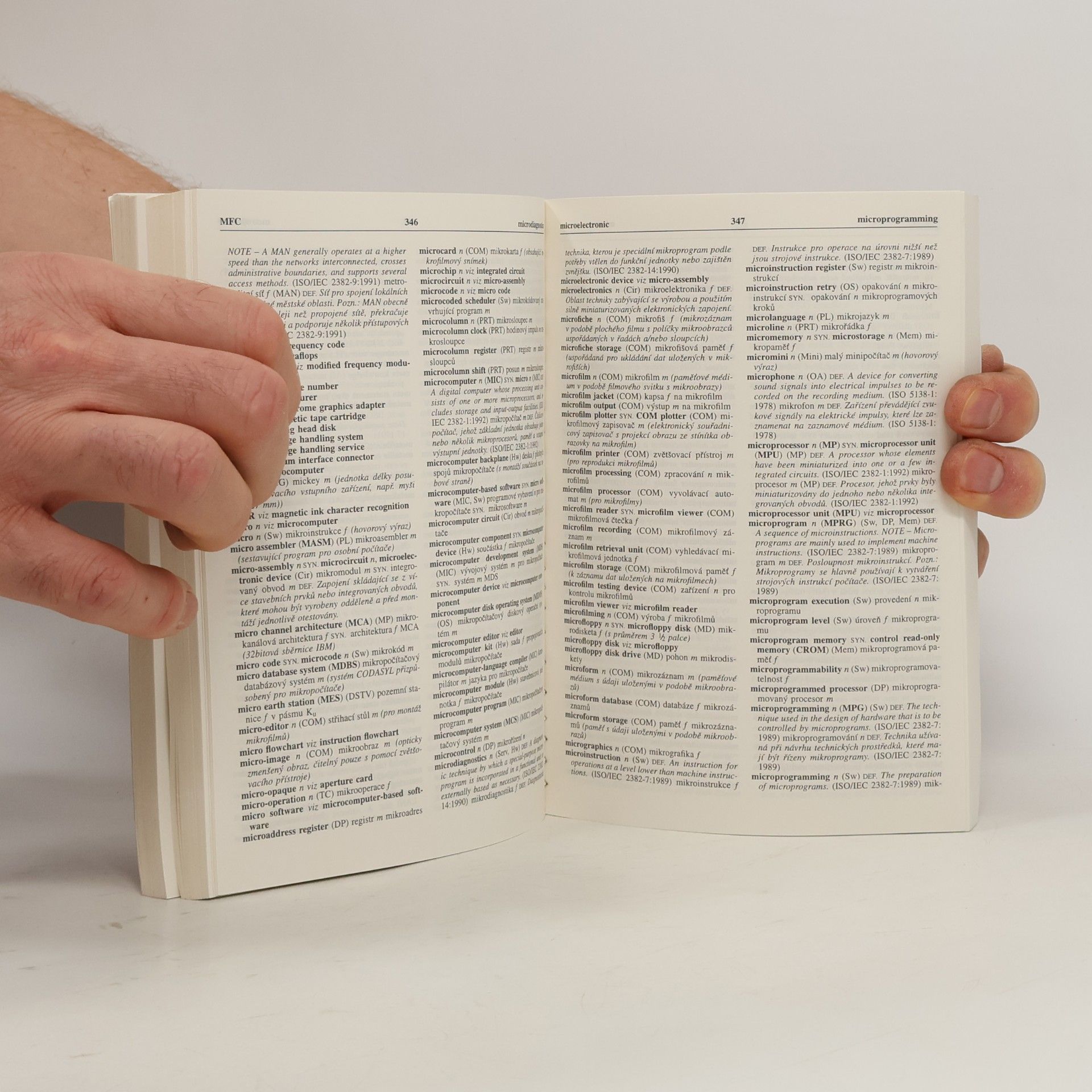 Oldřich Minihofer Anglicko-český slovník : Zpracování dat, telekomunikace a kancelářské systémy = English-Czech Dictionary : Data Processing, Telecomunications, Office Systems