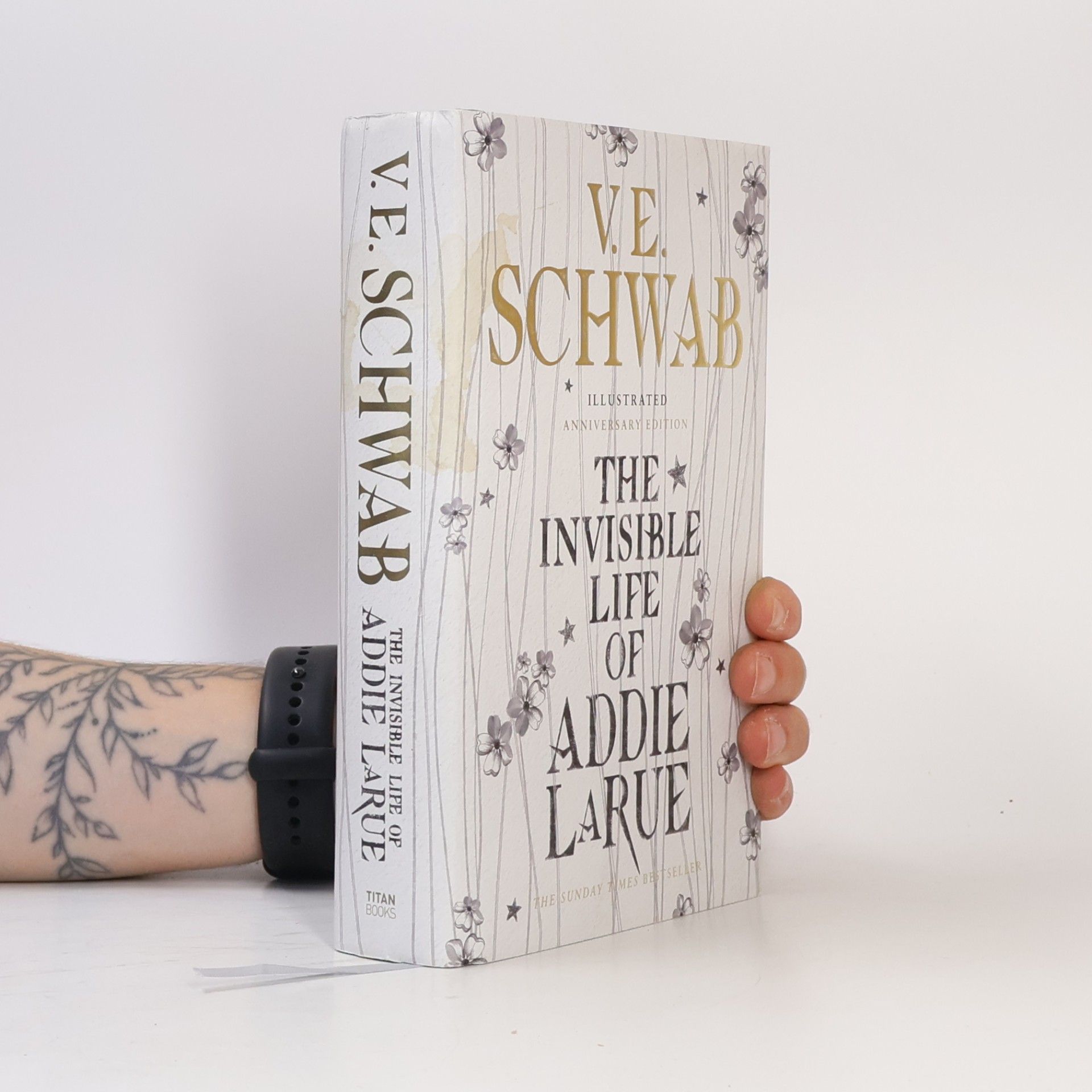 Victoria Schwabová The Invisible Life of Addie LaRue