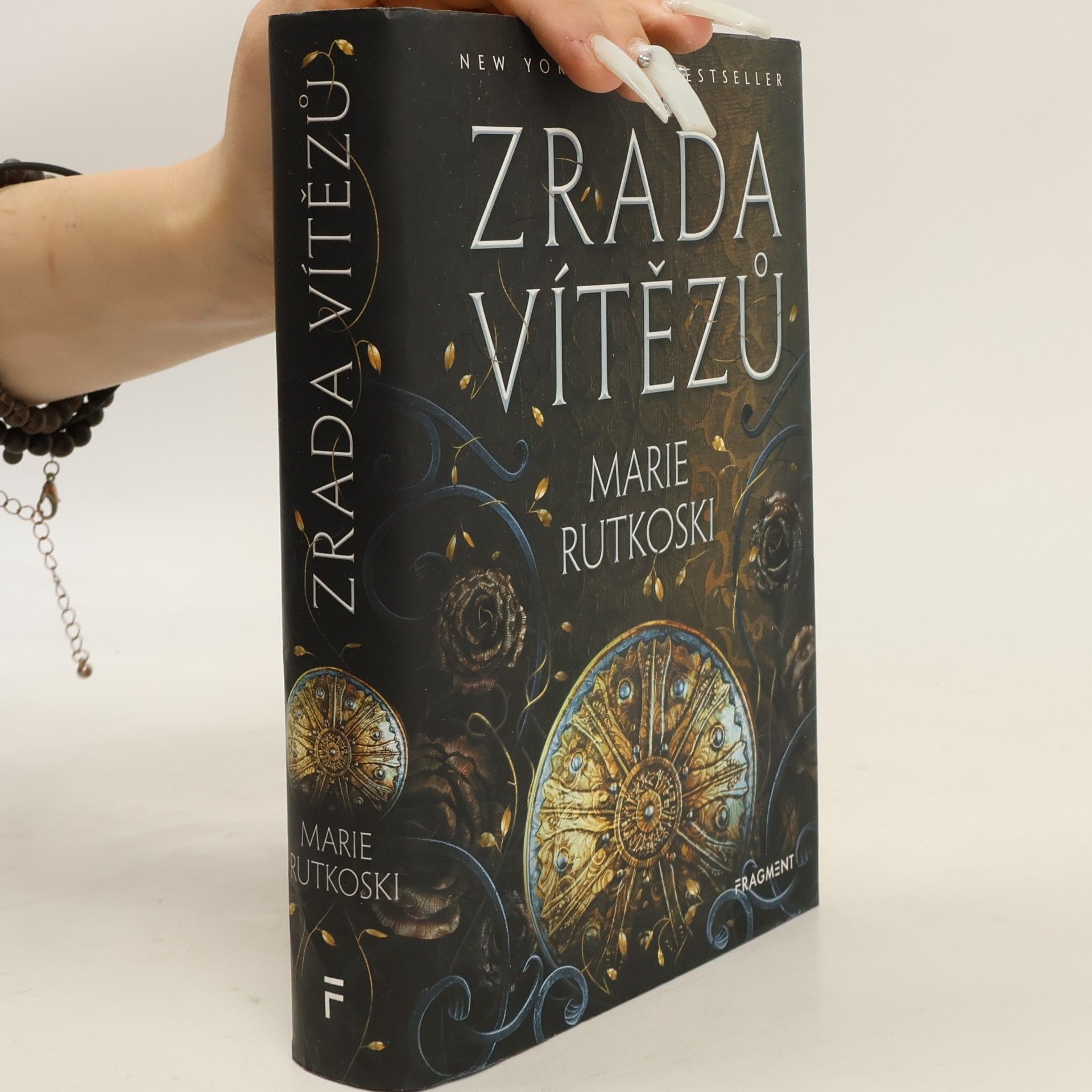 Marie Rutkoski Zrada vítězů