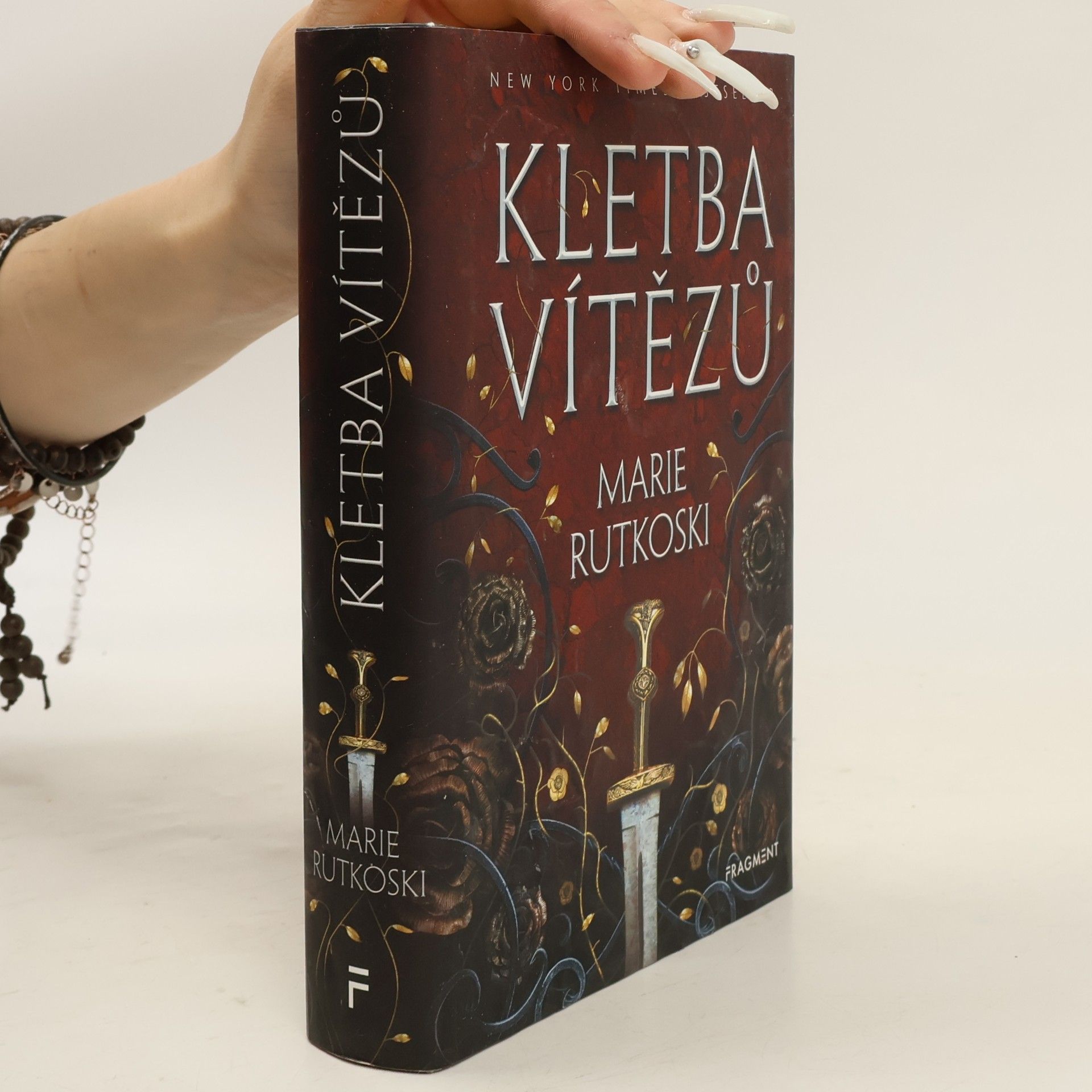 Marie Rutkoski Kletba vítězů