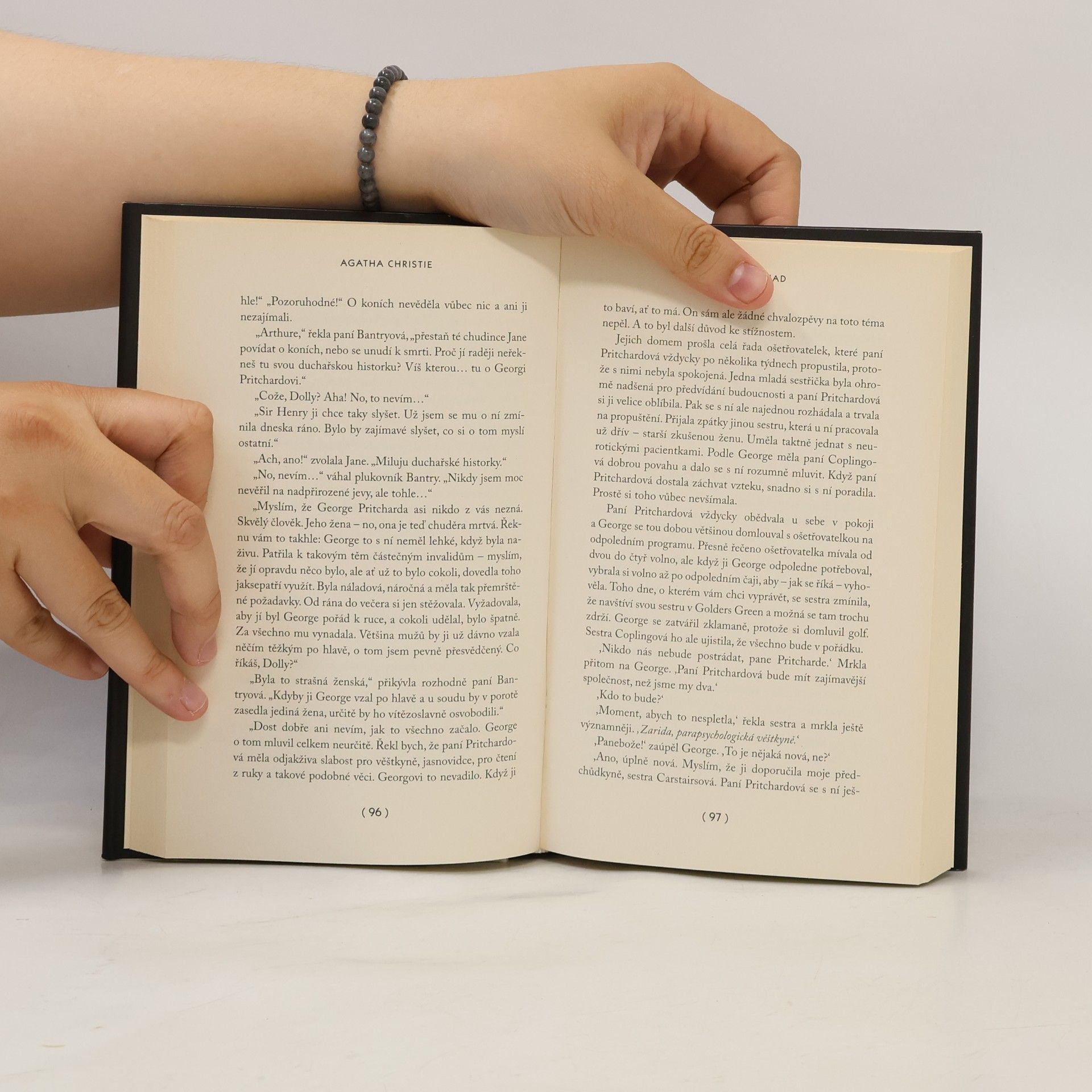 Agatha Christie Třináct záhad