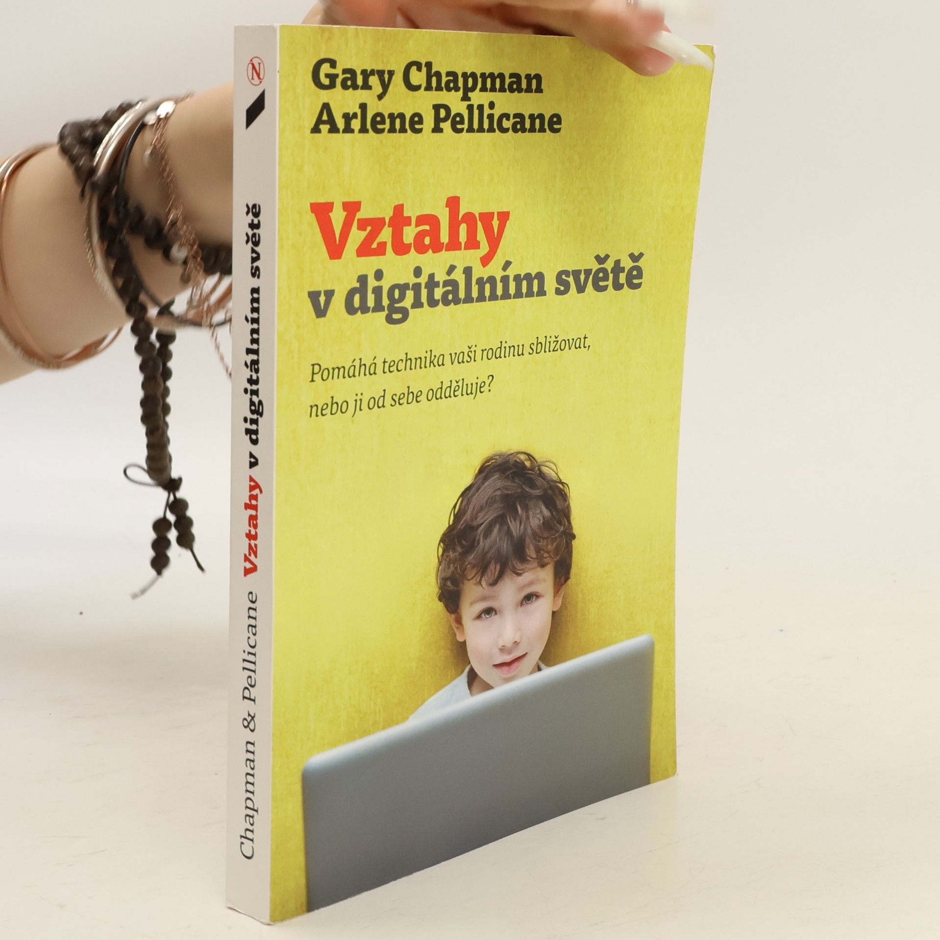 Arlene Pellicane Vztahy v digitálním světě