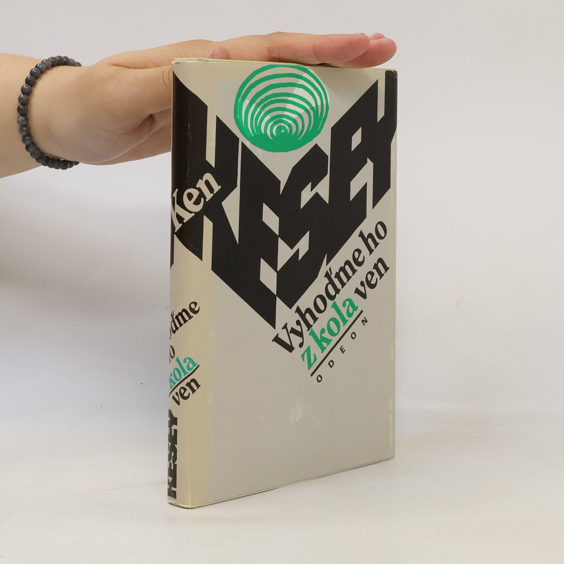 Ken Kesey Vyhoďme ho z kola ven