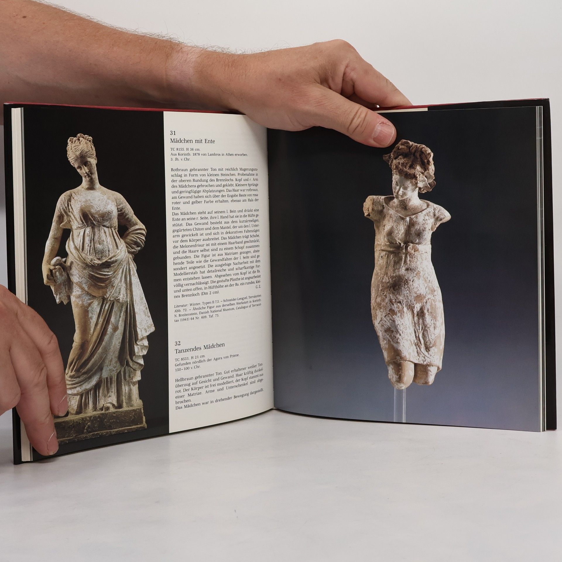 Gerhard Zimmer Bürgerwelten. Hellenistische Tonfiguren und Nachschöpfungen im 19. Jh. (Ausstellungskataloge)