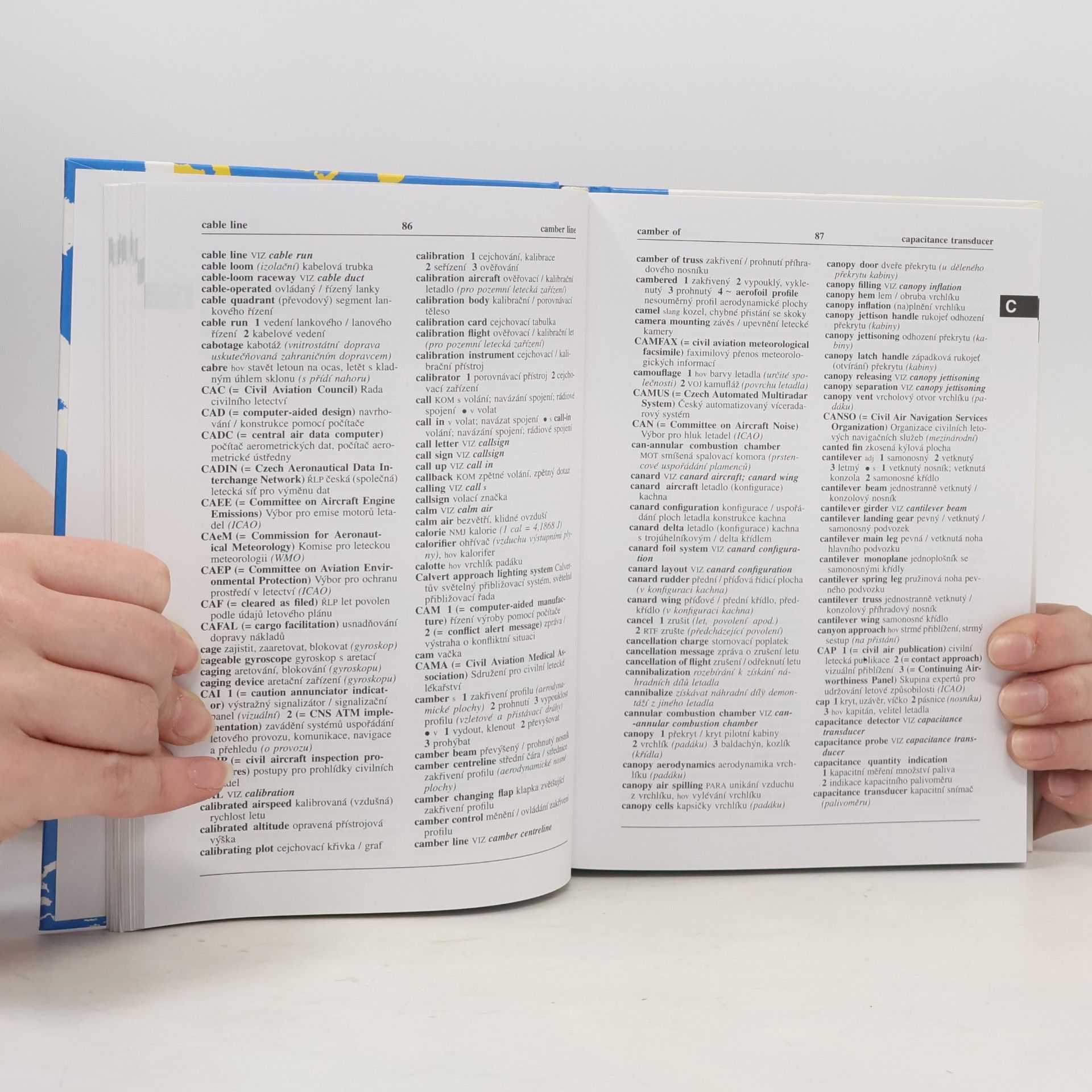 Ivan Řáda Anglicko-český letecký slovník = English-Czech aviation dictionary