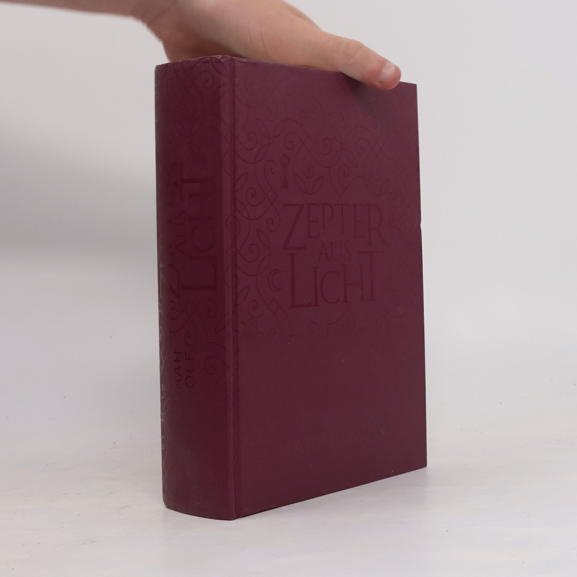 Marah Woolf Zepter aus Licht