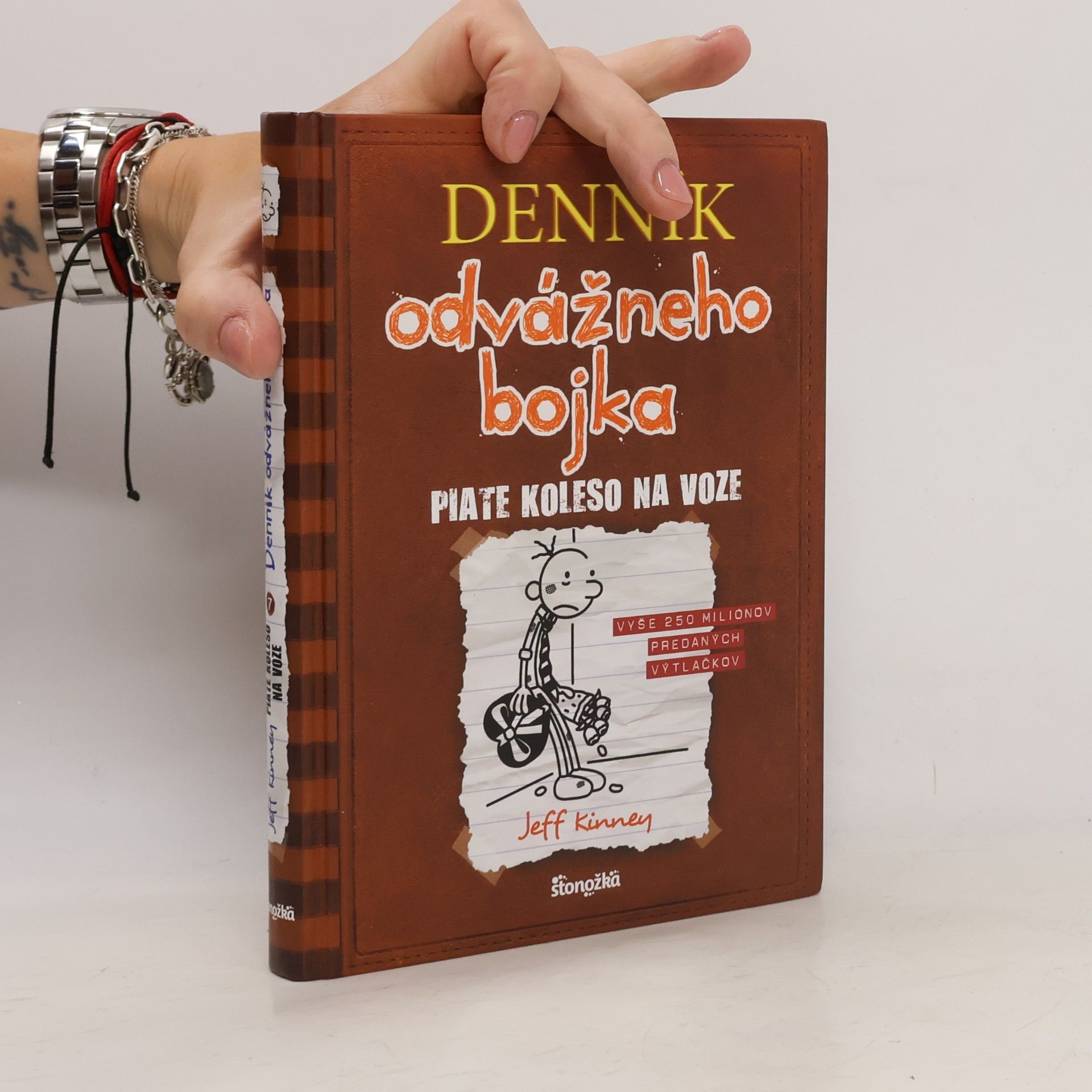 Jeff Kinney Denník odvážneho bojka 7. Piate koleso na voze