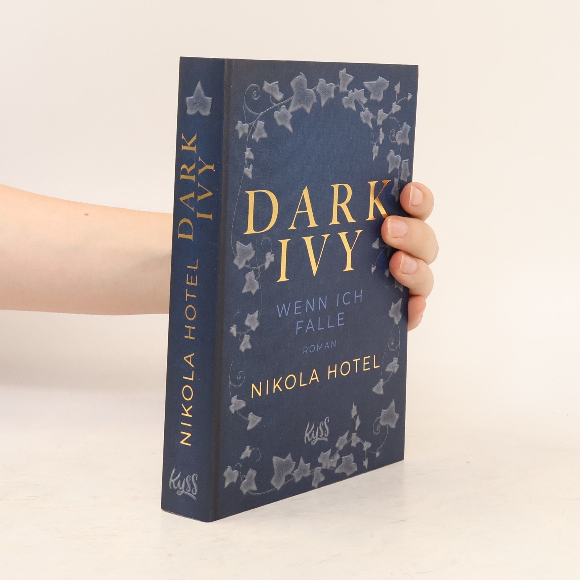 Nikola Hotel Dark Ivy - Wenn ich falle