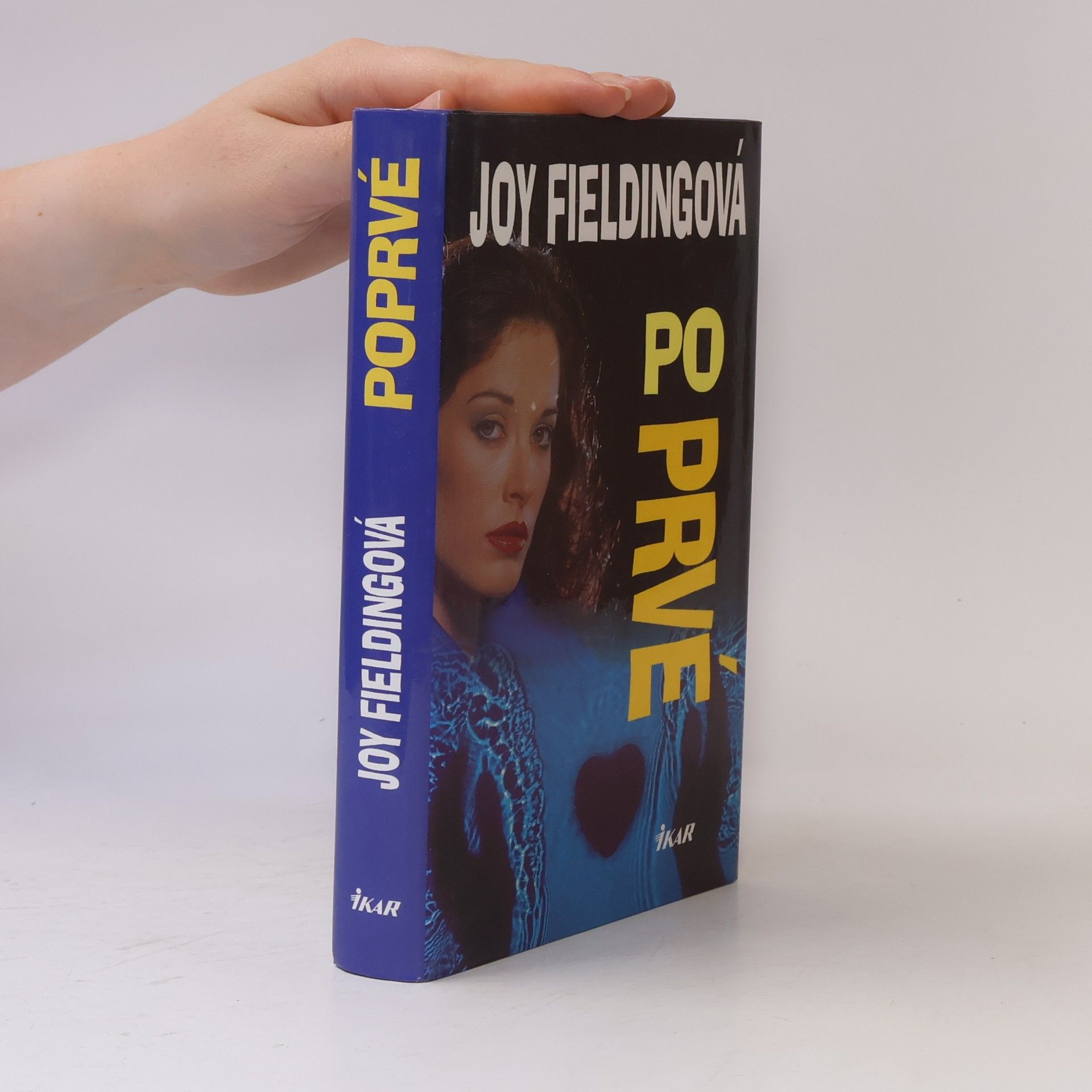 Joy Fielding Poprvé