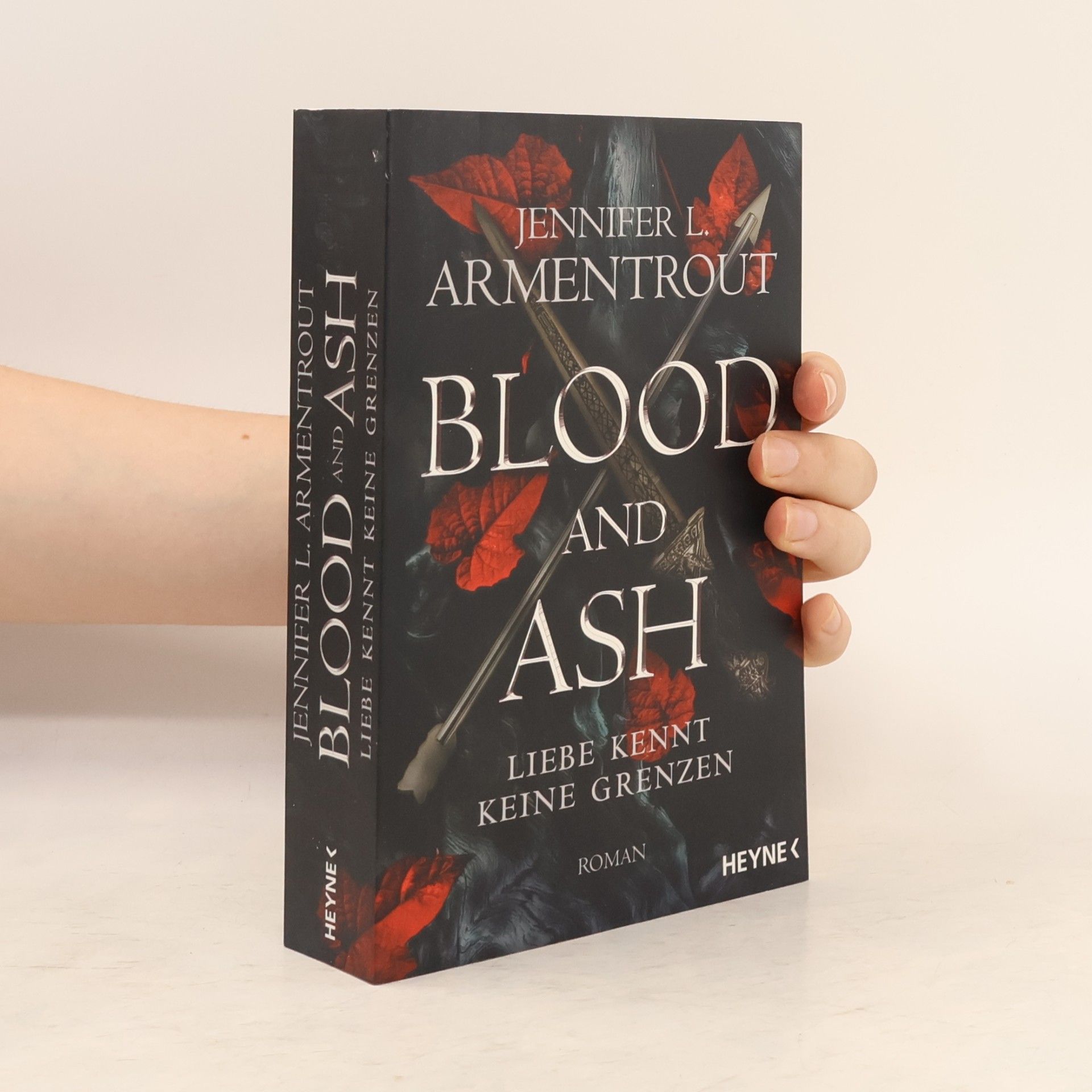Jennifer Armentrout Blood and Ash