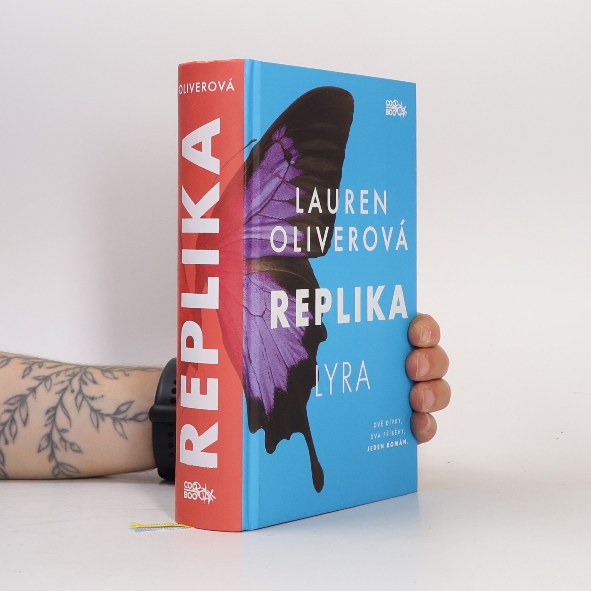 Lauren Oliver Replika. Lyra, Gemma