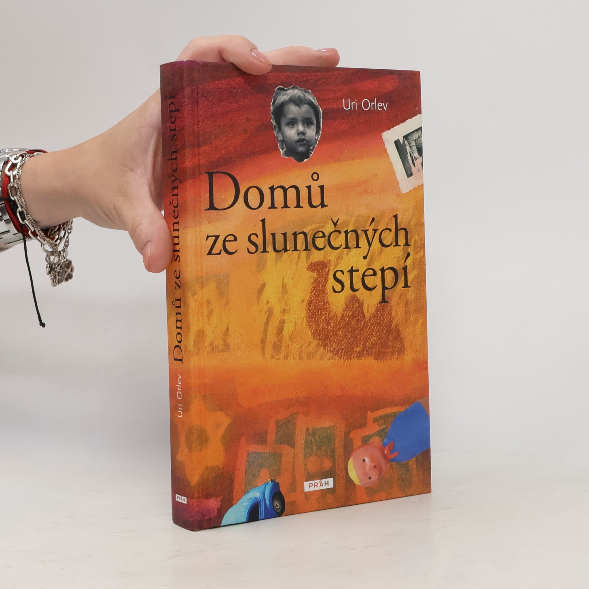 Uri Orlev Domů ze slunečných stepí