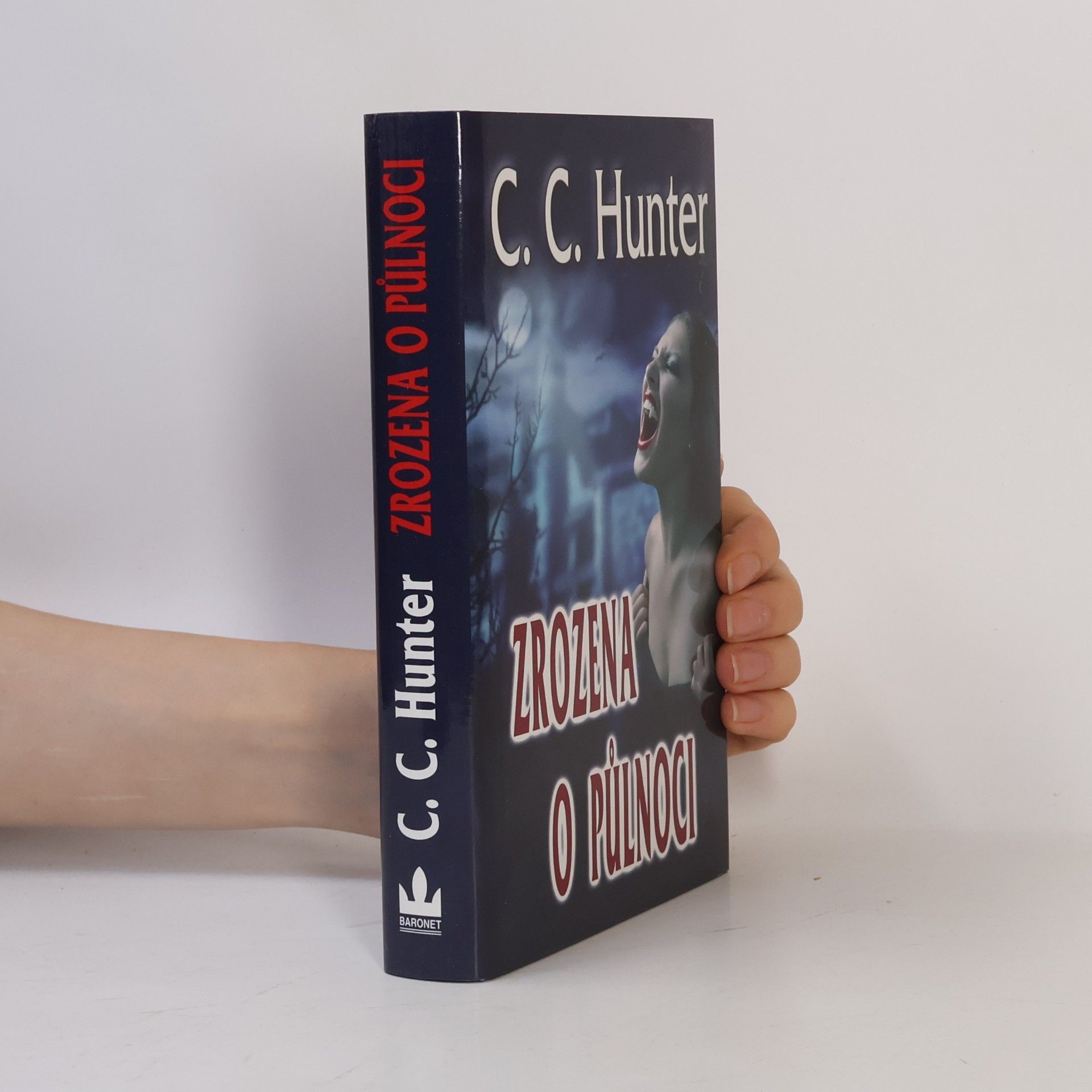 C.C. Hunter Zrozena o půlnoci