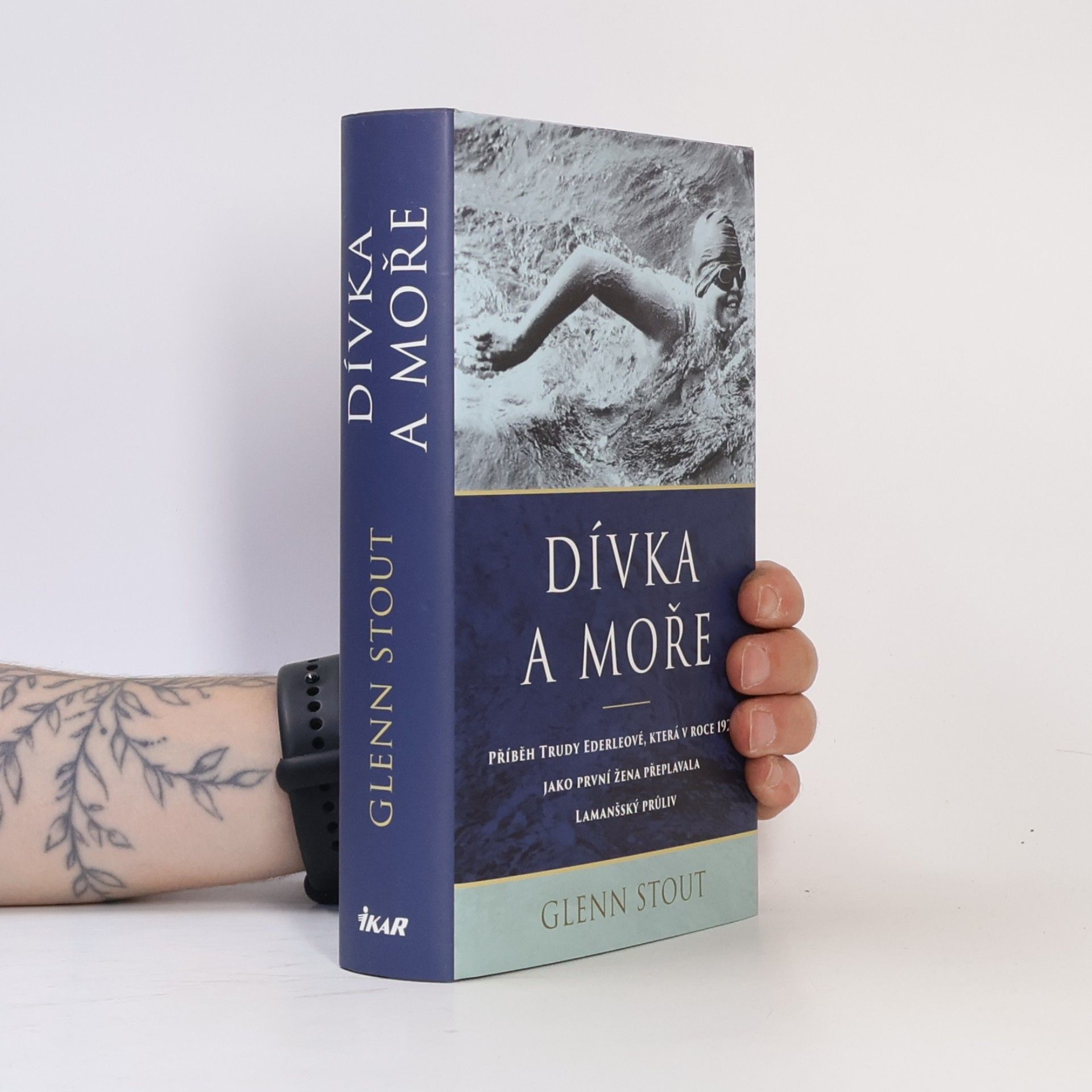 Dívka a moře : příběh Trudy Ederleové, která v roce 1926 jako první žena přeplavala Lamanšský průliv