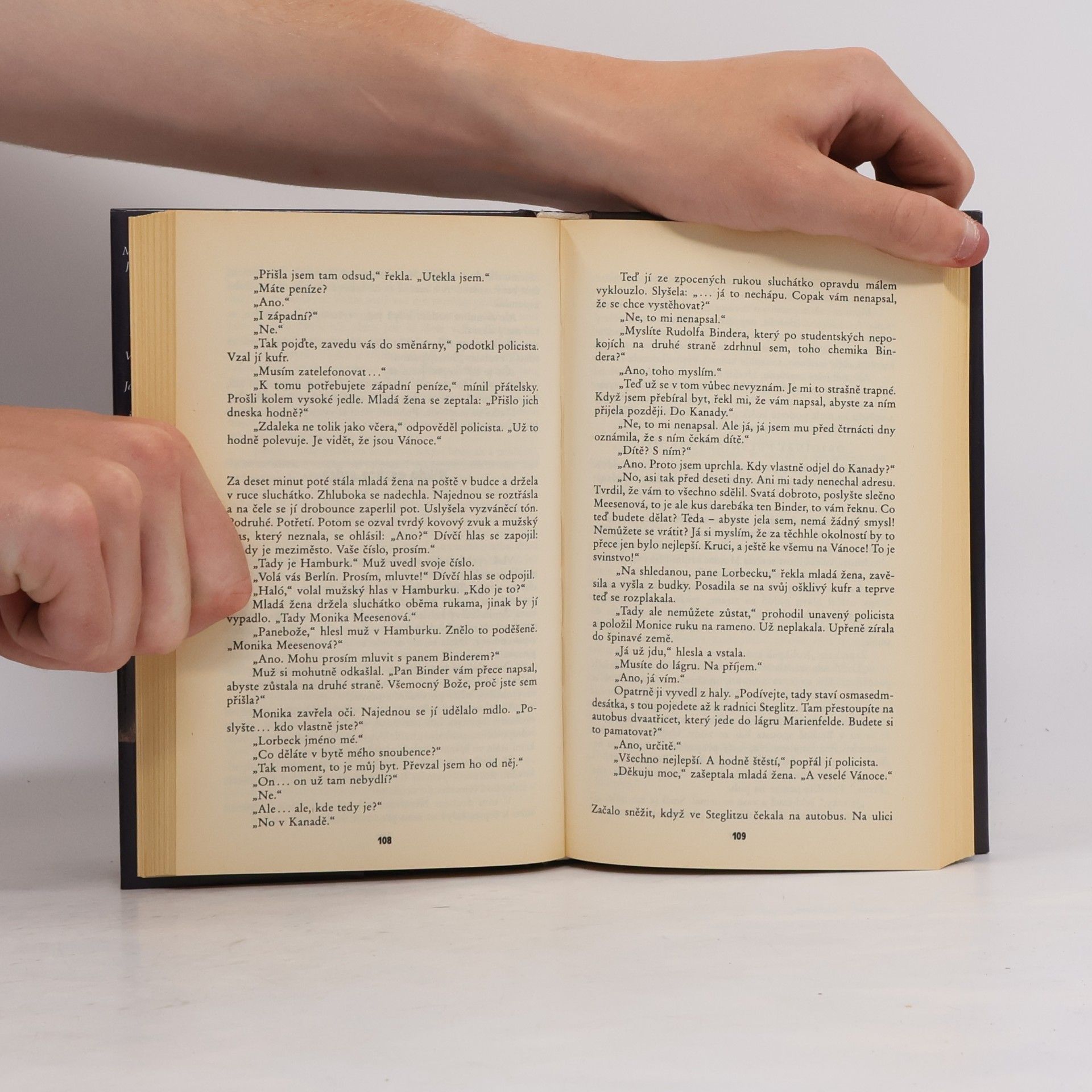Johannes Mario Simmel Dvaadvacet centimetrů něžnosti