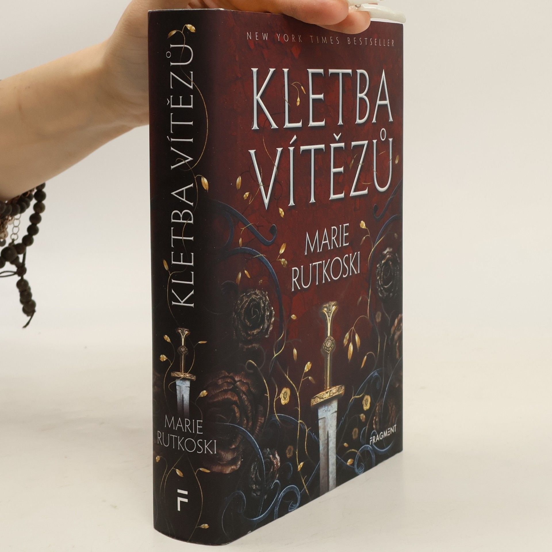 Marie Rutkoski Kletba vítězů