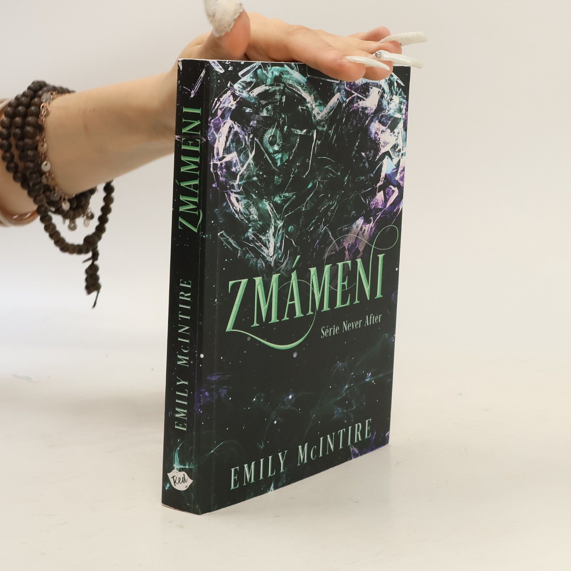 Emily McIntire Zmámeni