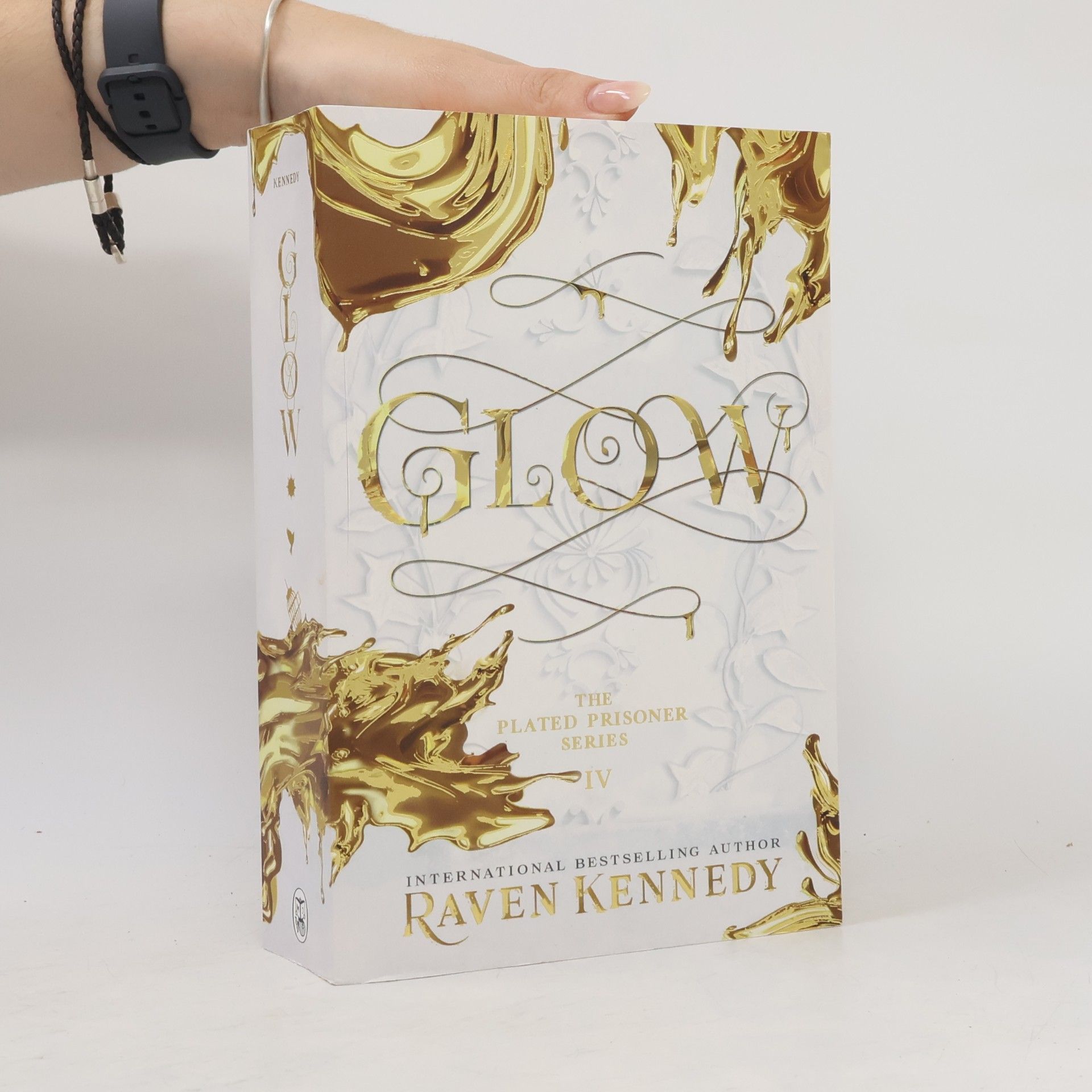 Raven Kennedy Glow