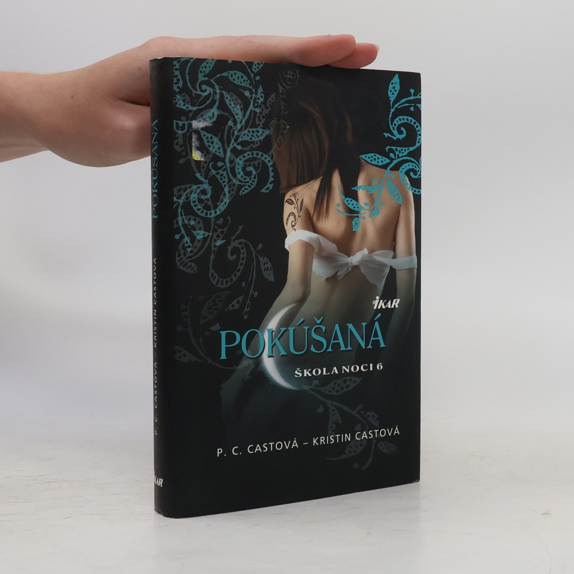 Phyllis Christine Cast Pokúšaná