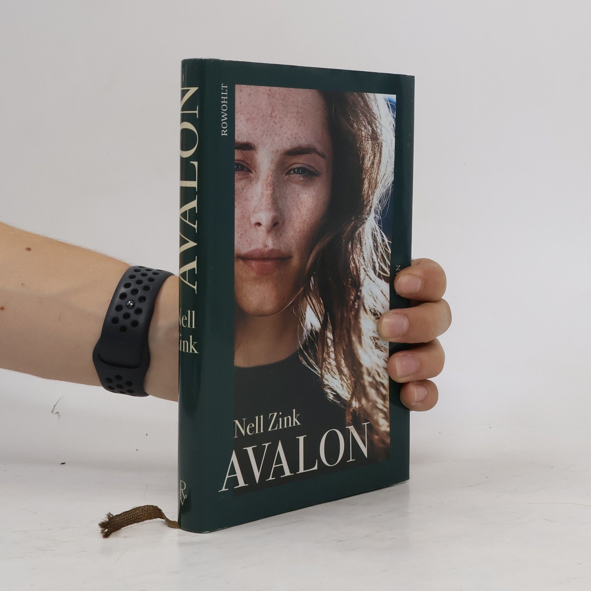 Nell Zink Avalon