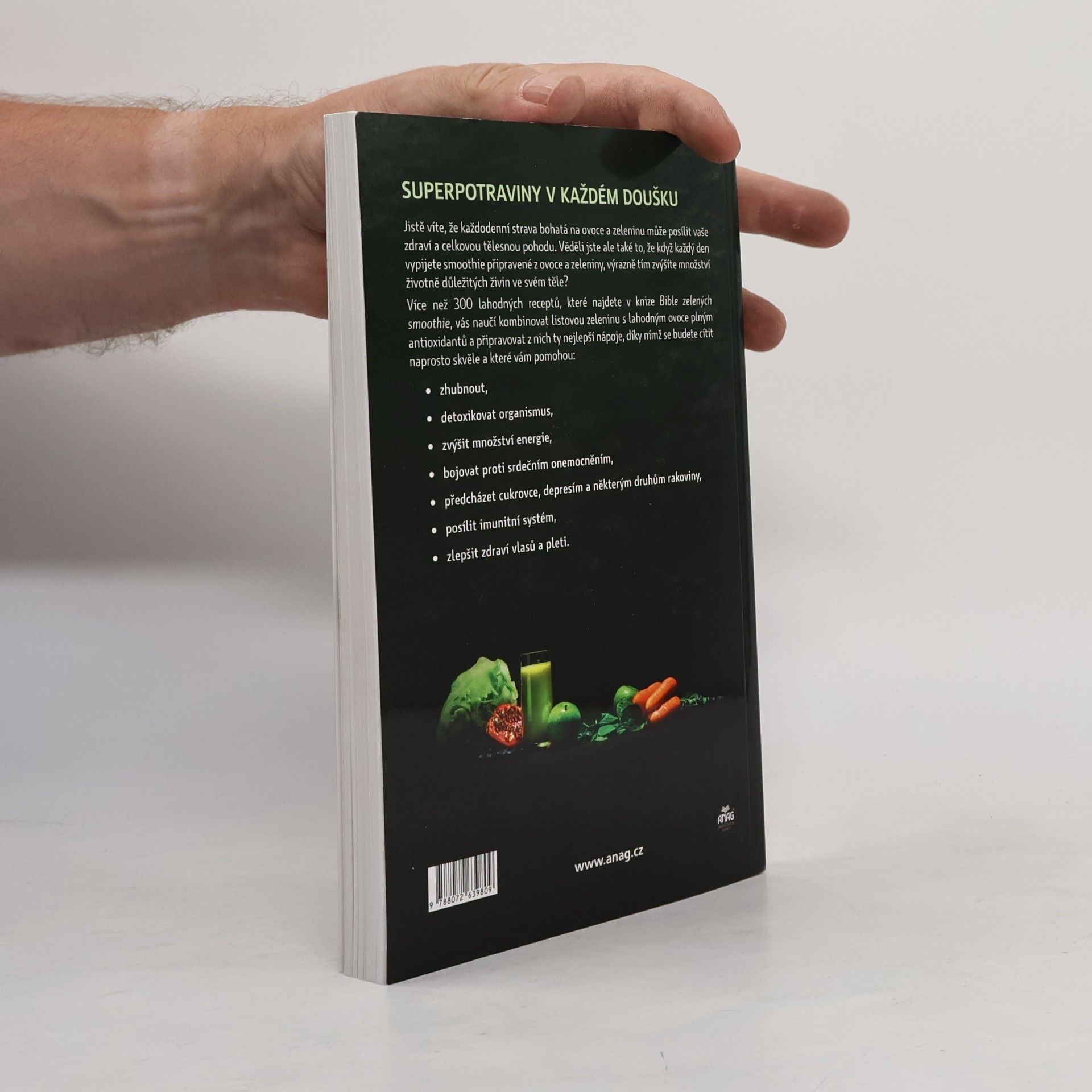 Kristine Miles Bible zelených smoothie. Supervýživné nápoje, které vám pomohou zhubnout a dodají vám energii a duševní pohodu. Více než 300 výtečných receptů