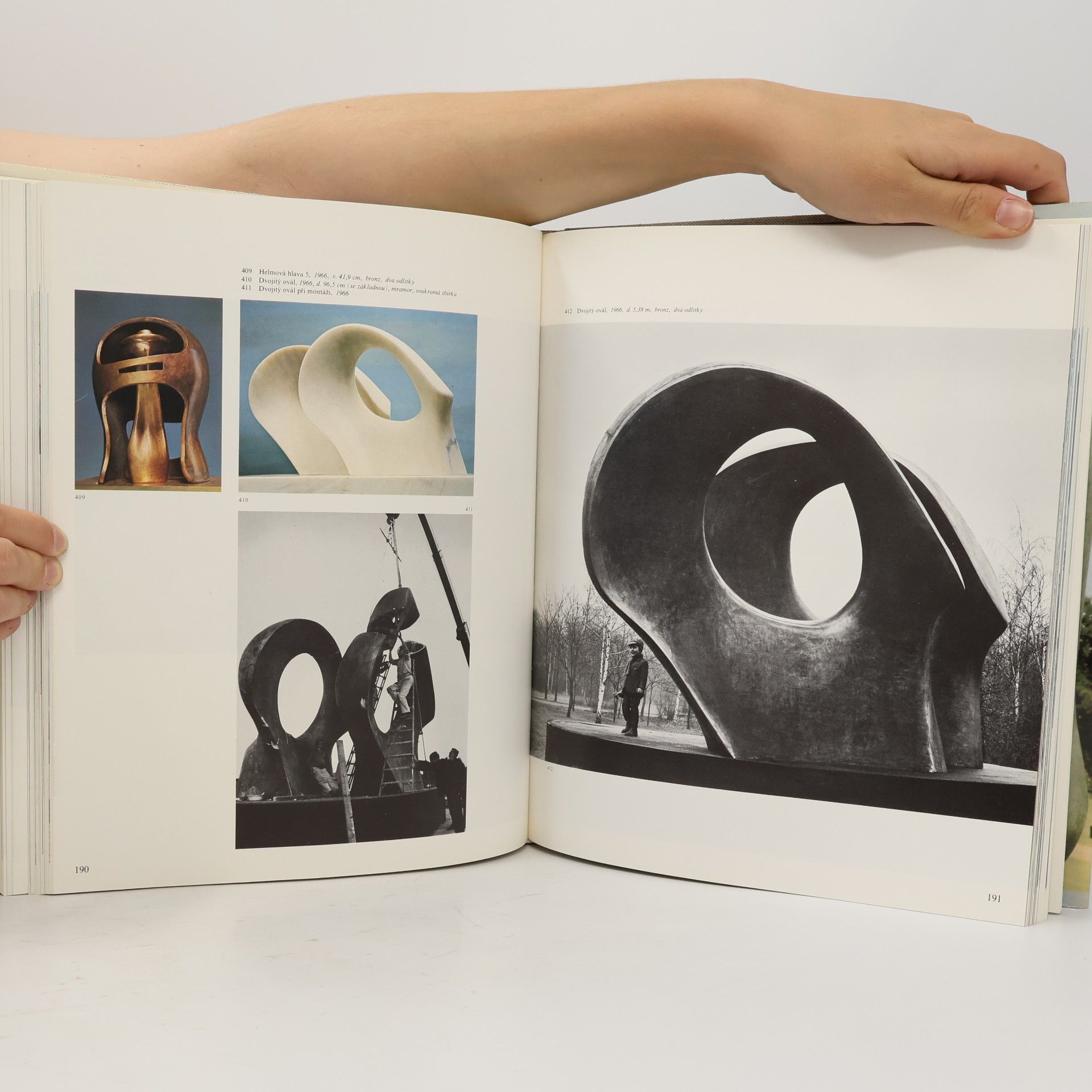 Henry Moore Henry Moore. Plastiky a myšlenky kolem nich