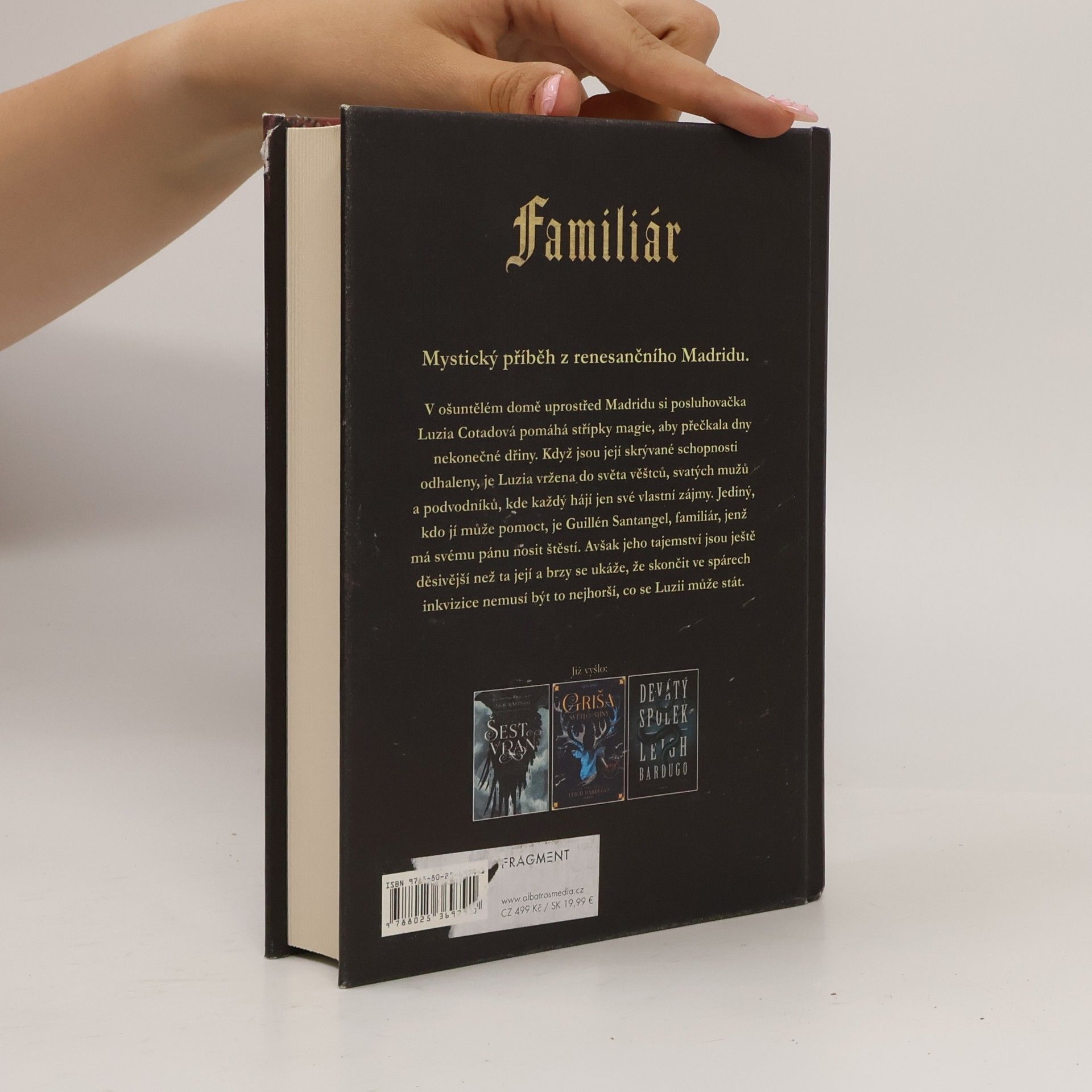 Leigh Bardugo Familiár