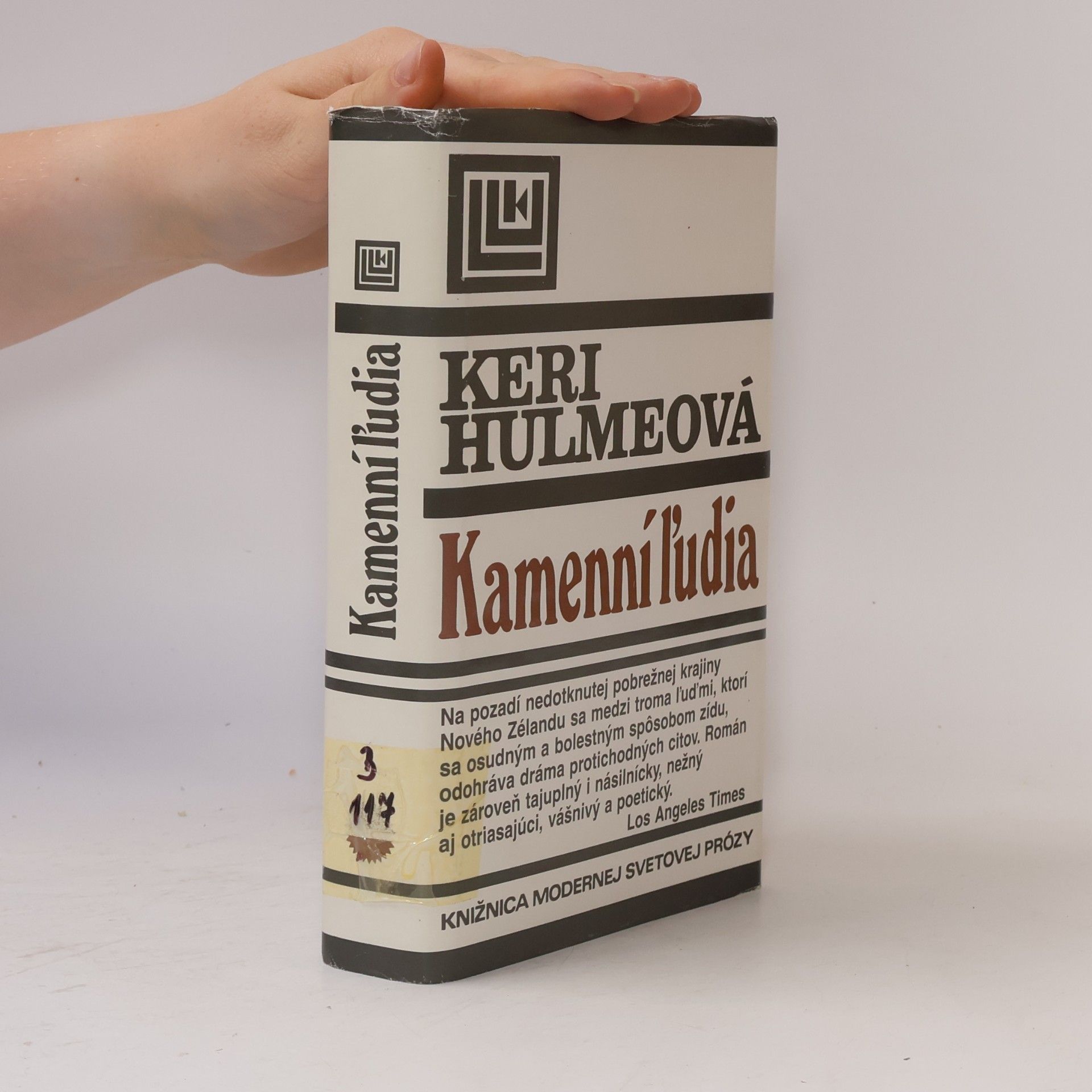 Keri Hulme Kamenní ľudia