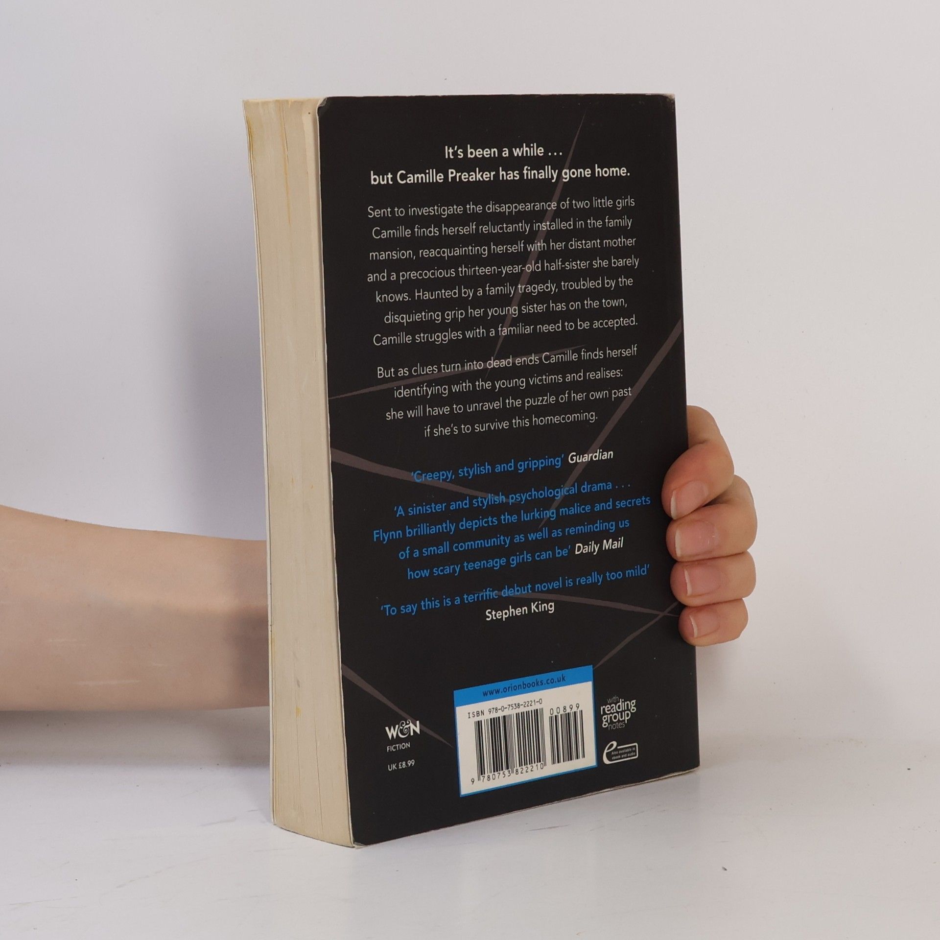 Gillian Flynn Sharp objects