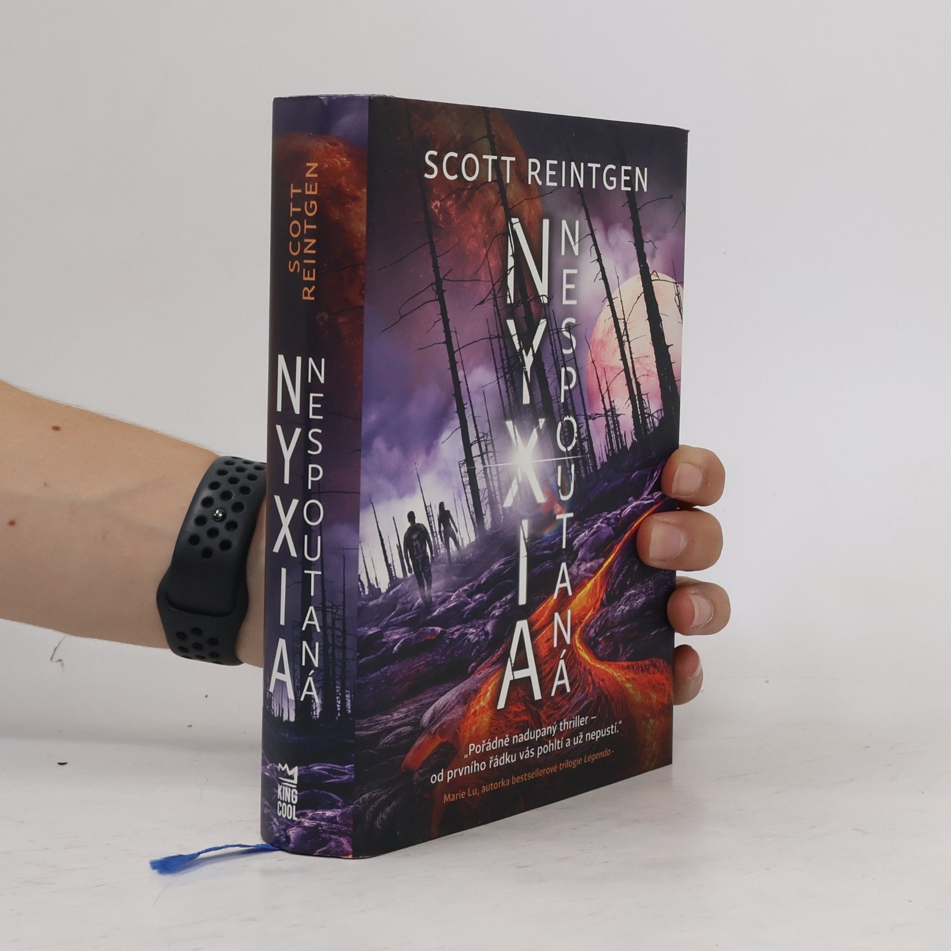 Scott Reintgen Nyxia nespoutaná