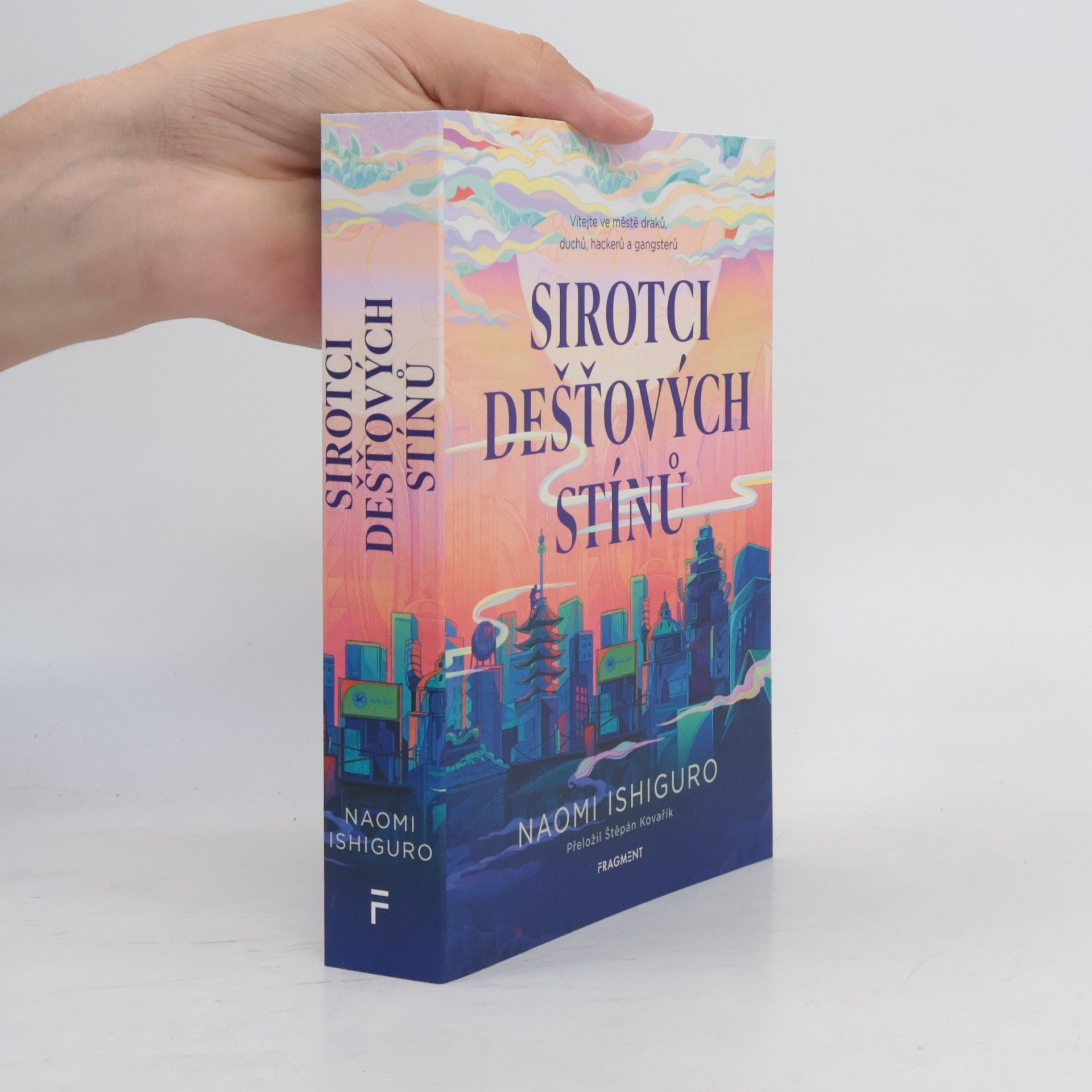 Naomi Ishiguro Sirotci dešťových stínů