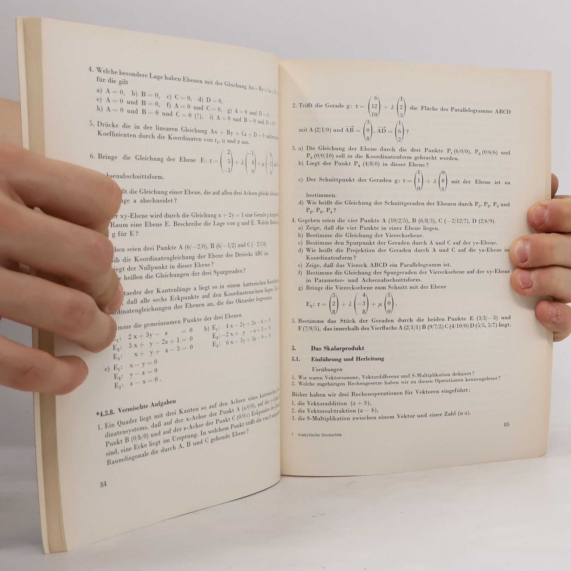 Collectif d'auteurs Analytische Geometrie in vektorieller Darstellung