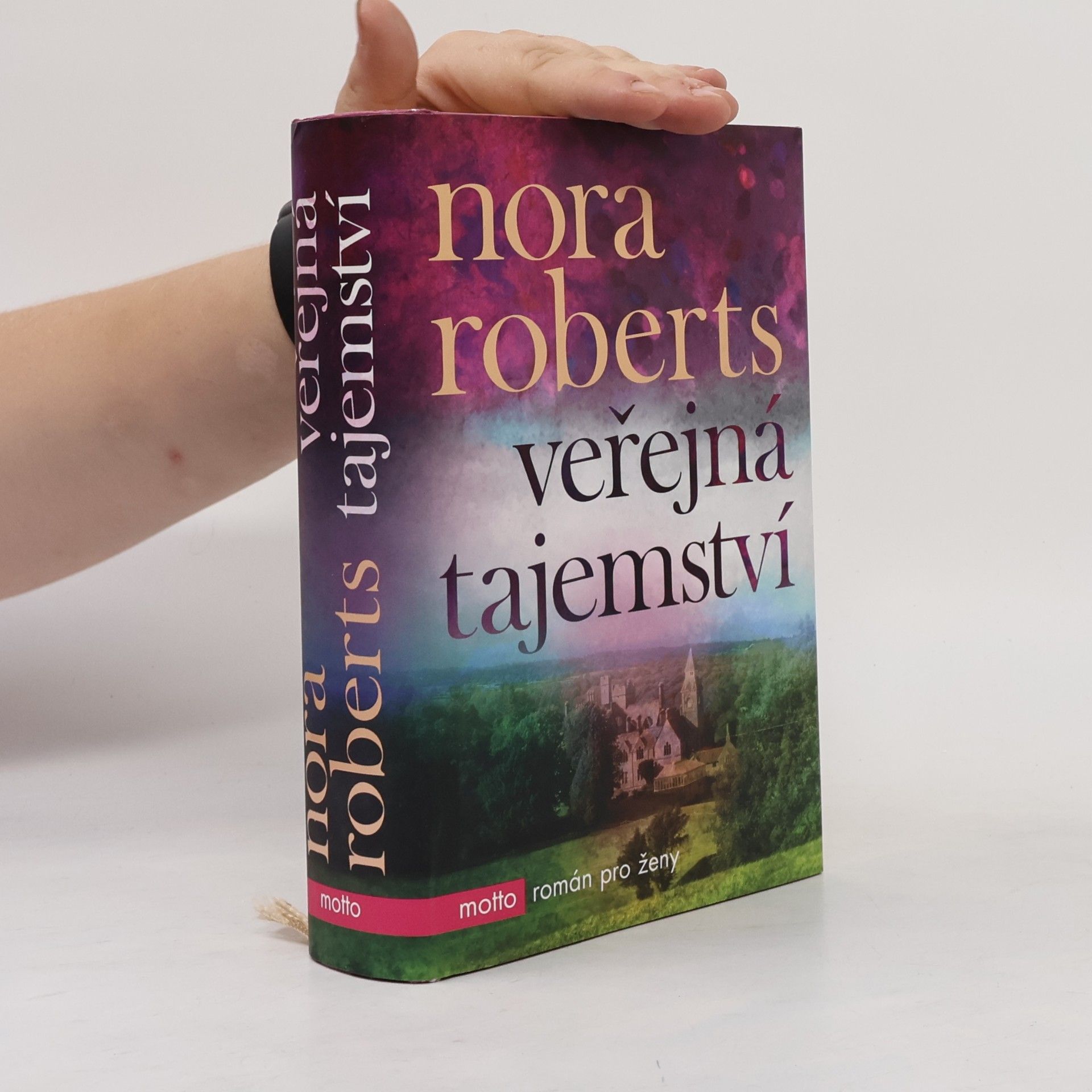 Nora Roberts Veřejná tajemství