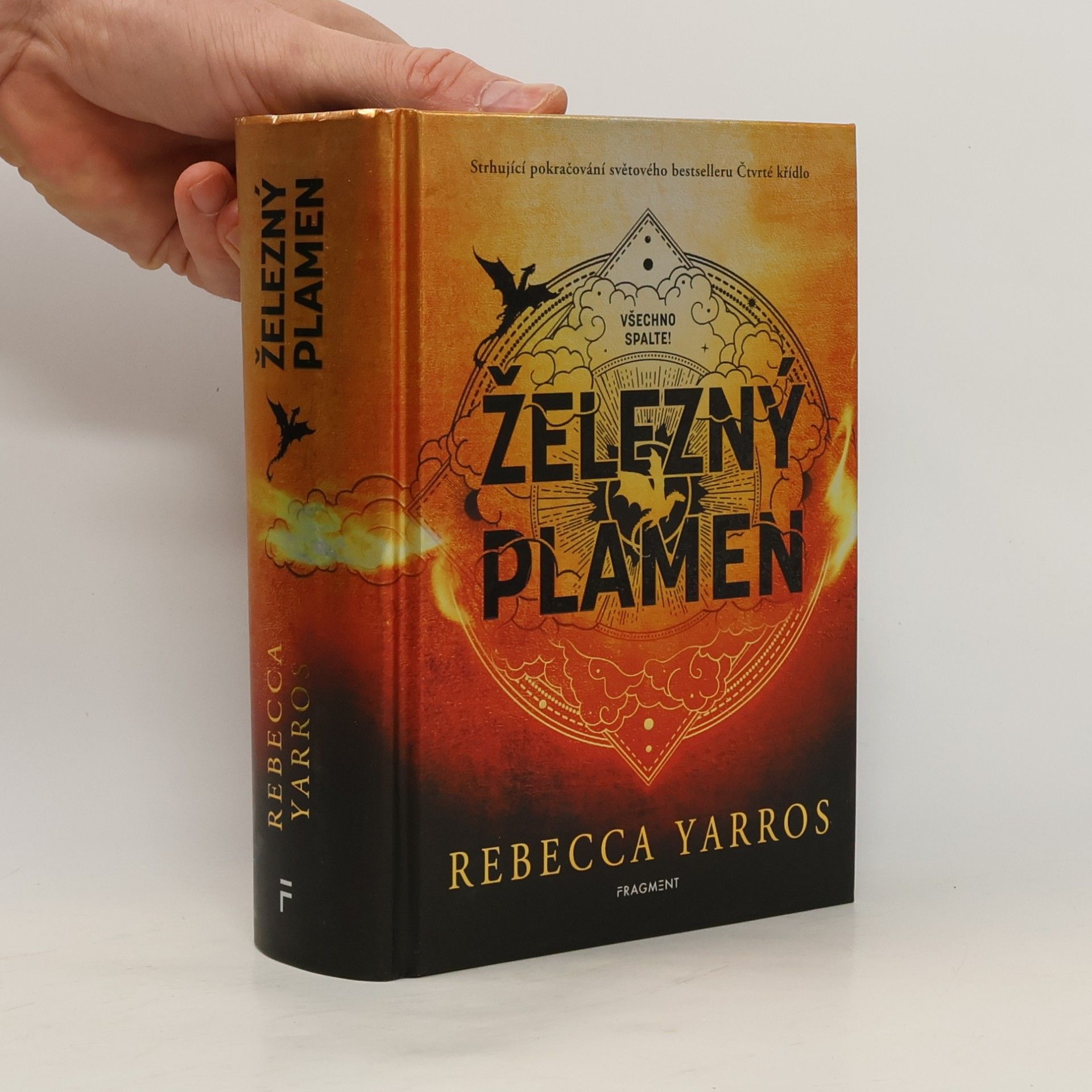 Rebecca Yarros Železný plamen