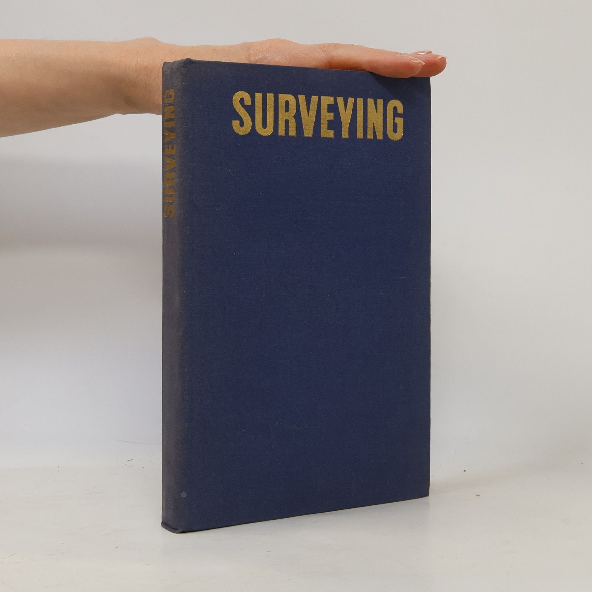 Autores varios Surveying