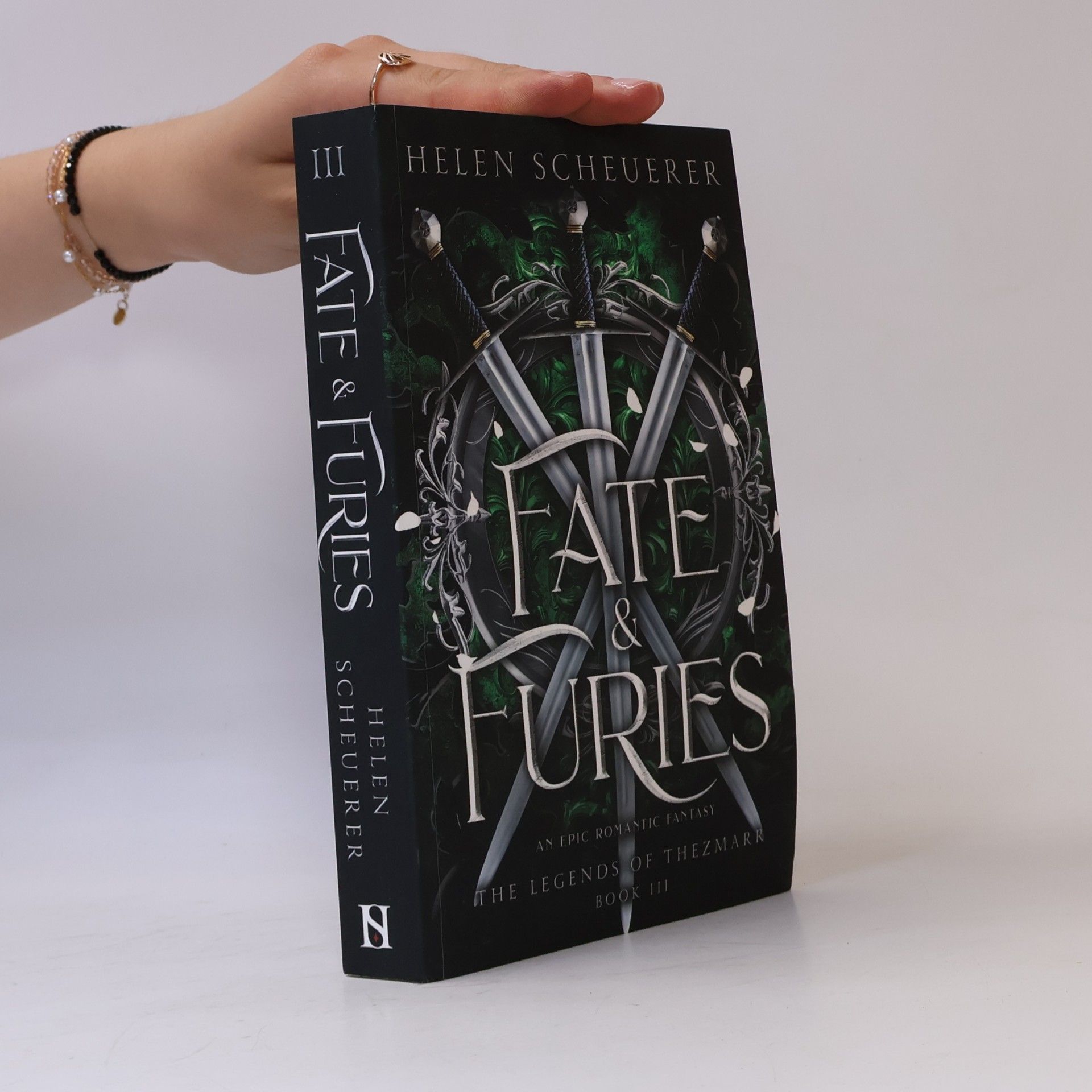 Helen Scheuerer The Legends of Thezmarr - 3: Fate & Furies