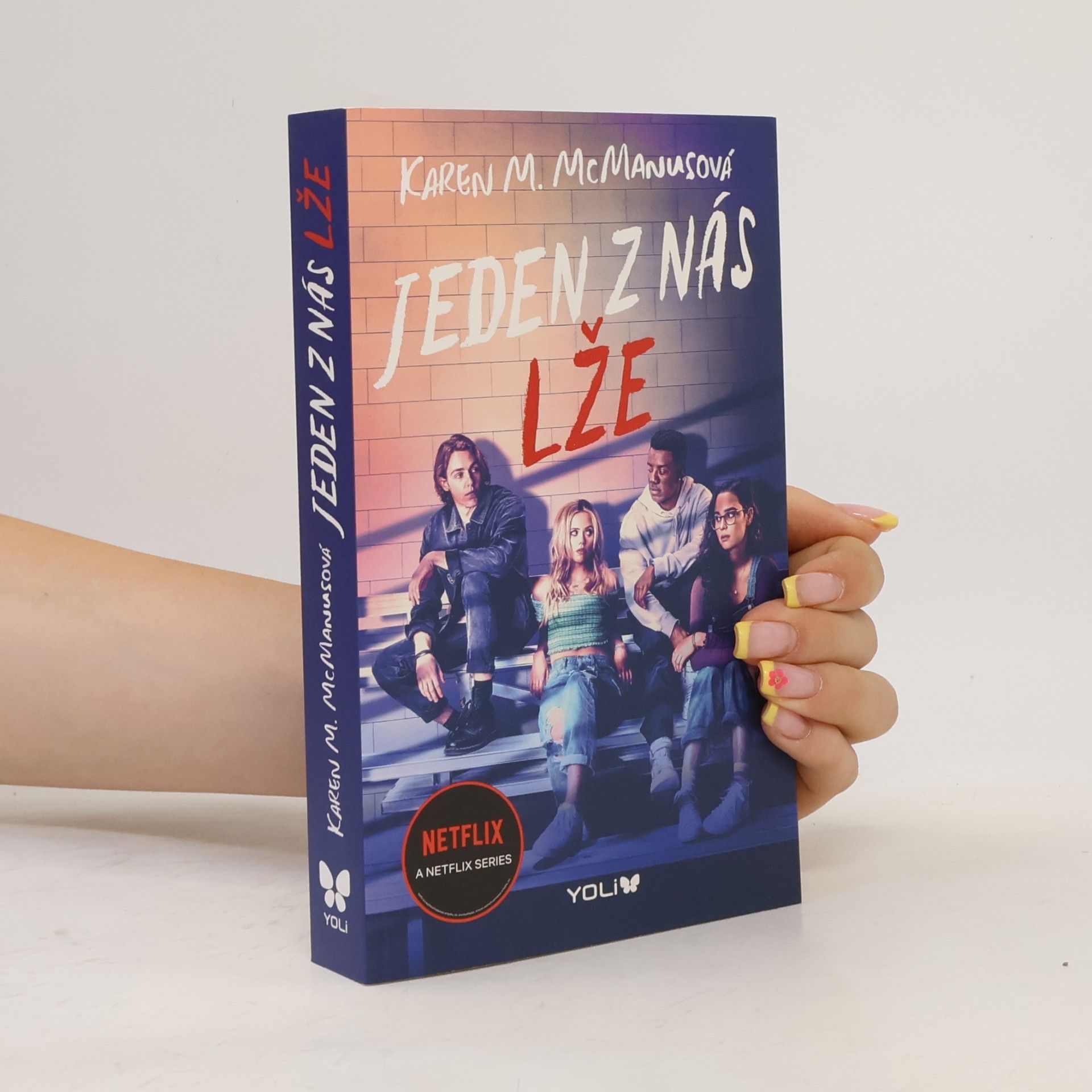 Karen M. McManus Jeden z nás lže