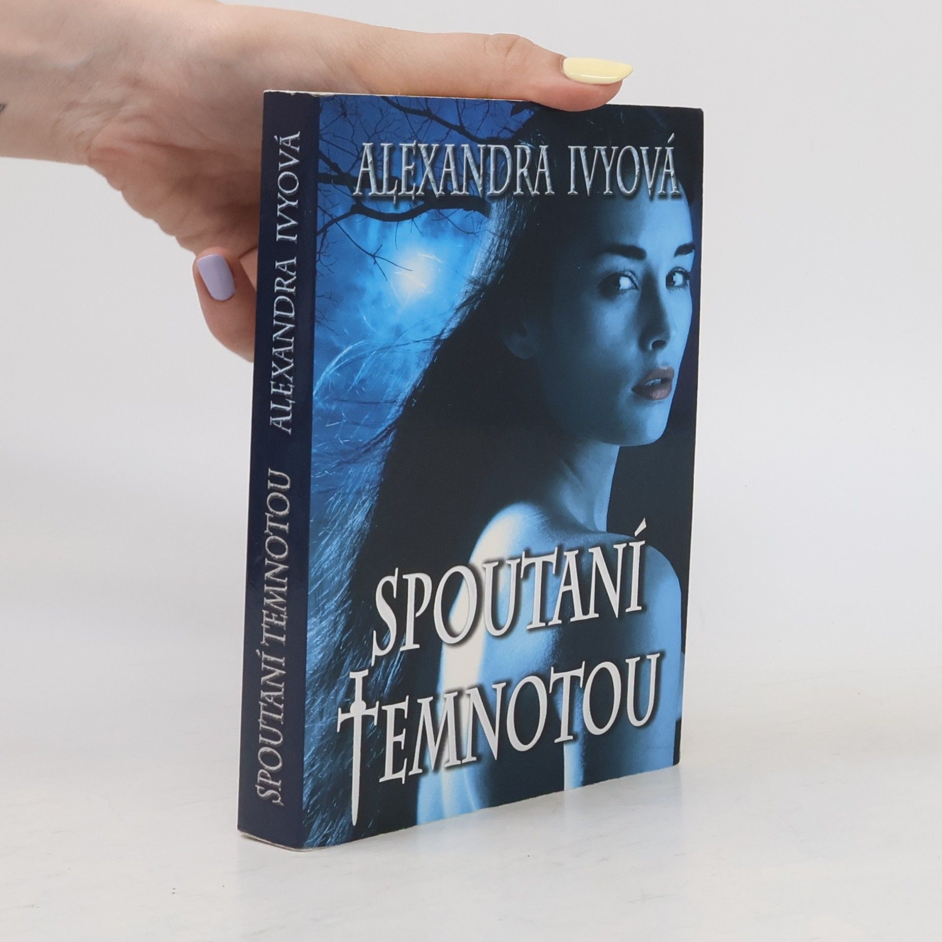 Alexandra Ivy Spoutaní temnotou