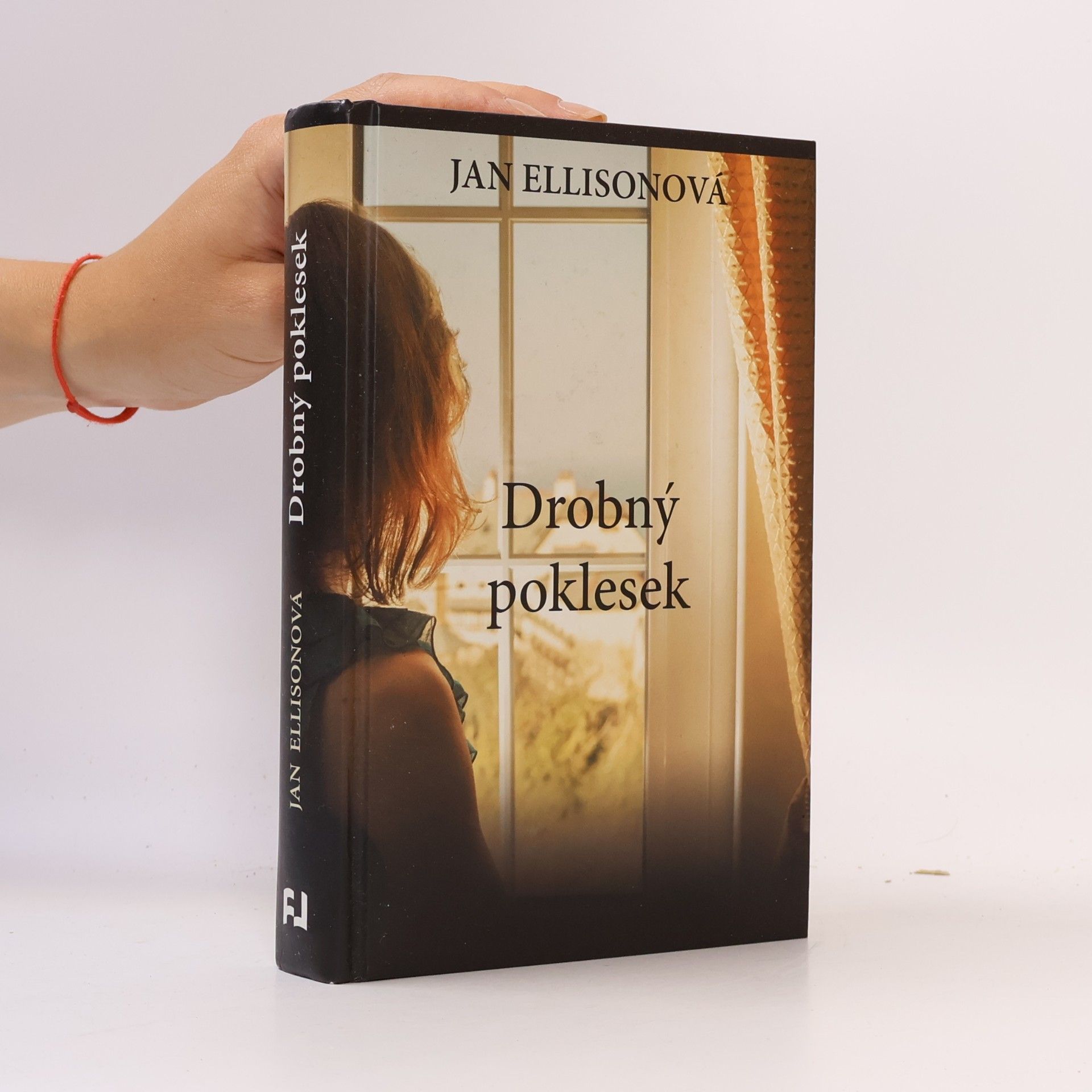 Jan Ellison Drobný poklesek