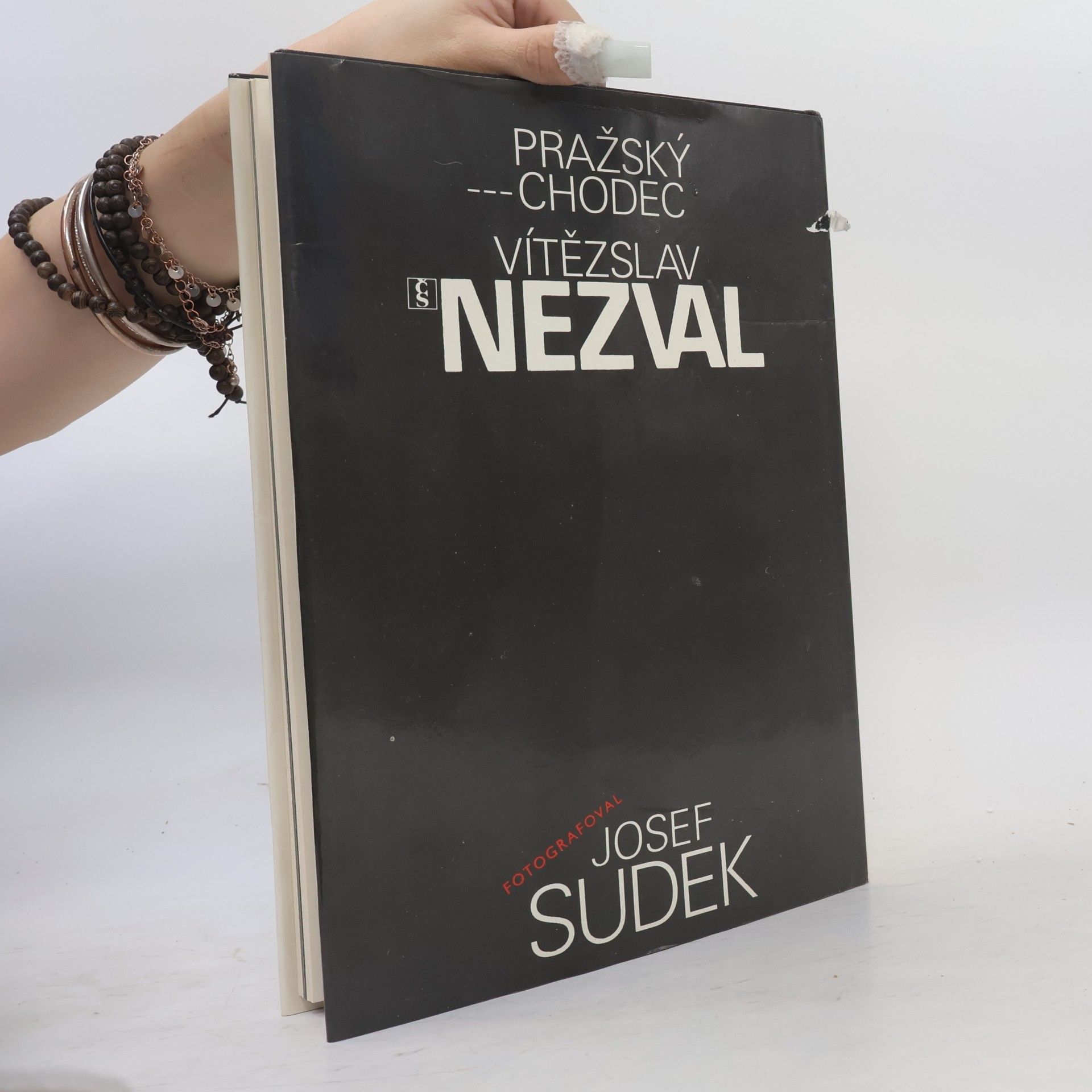 Vítězslav Nezval Pražský chodec