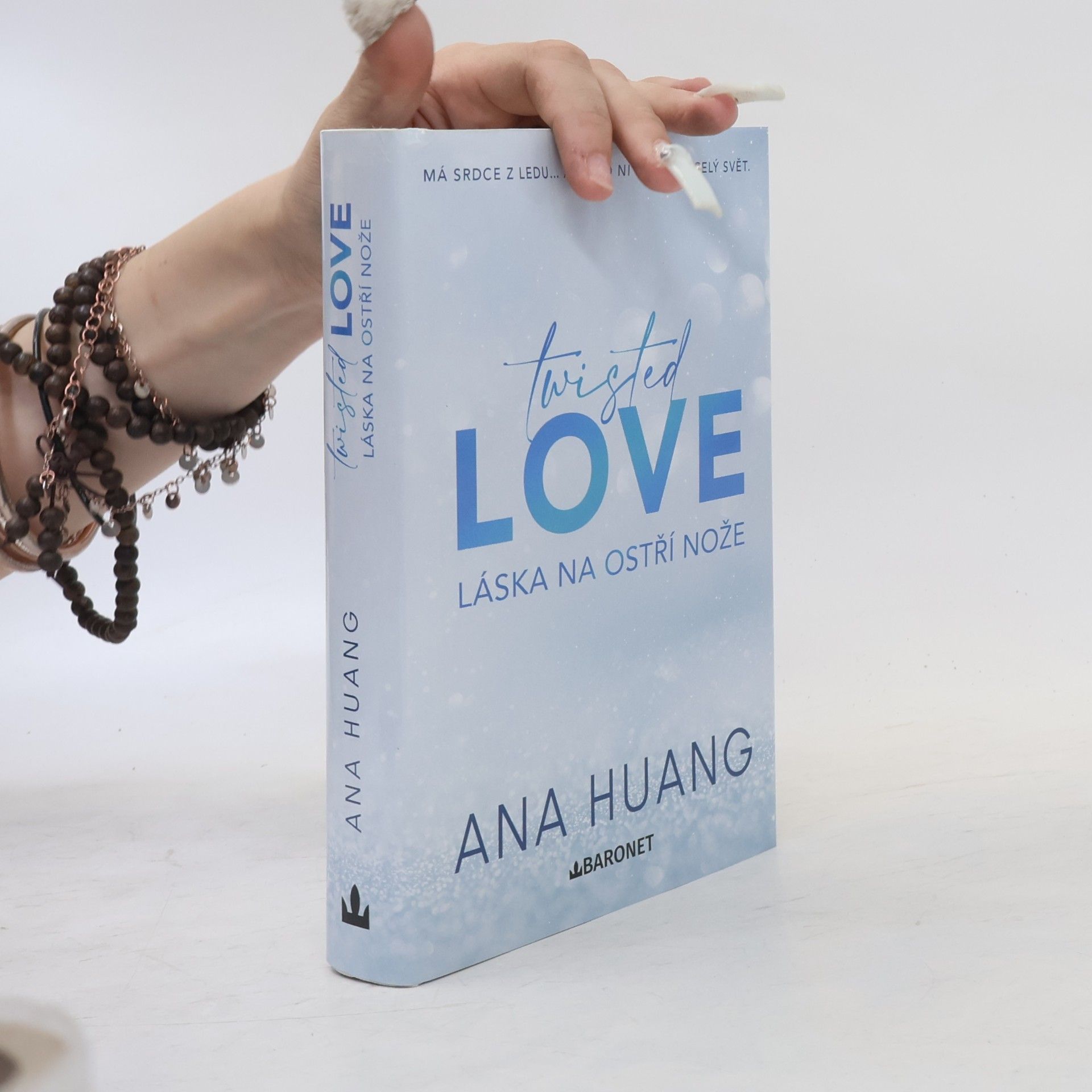 Ana Huang Twisted love. Láska na ostří nože