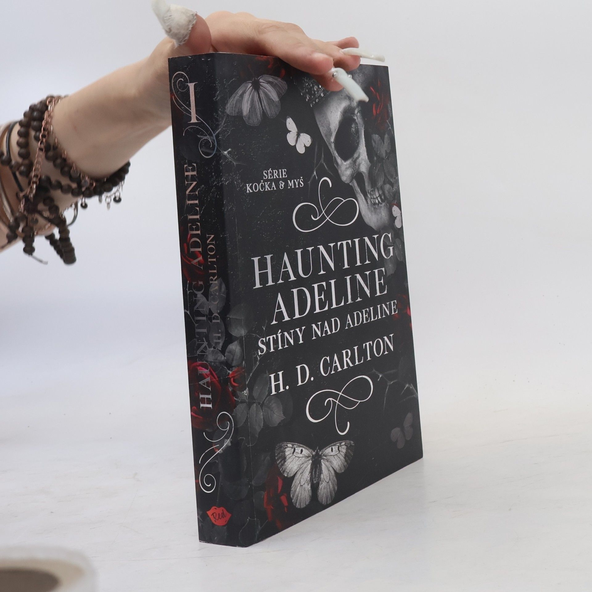 H. D. Carlton Haunting Adeline: Stíny nad Adeline