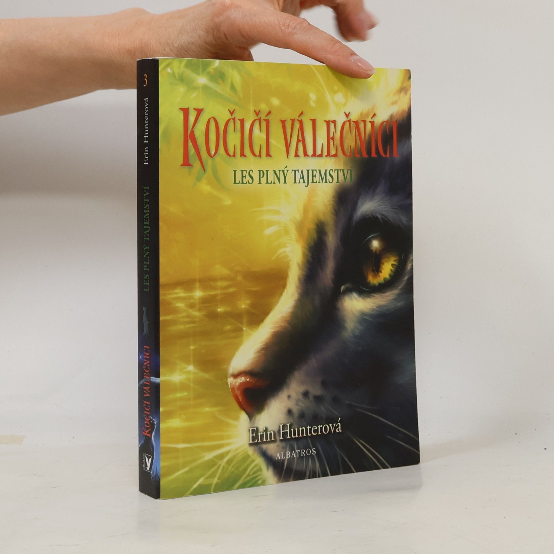 Erin Hunter Les plný tajemství. Kočičí válečníci