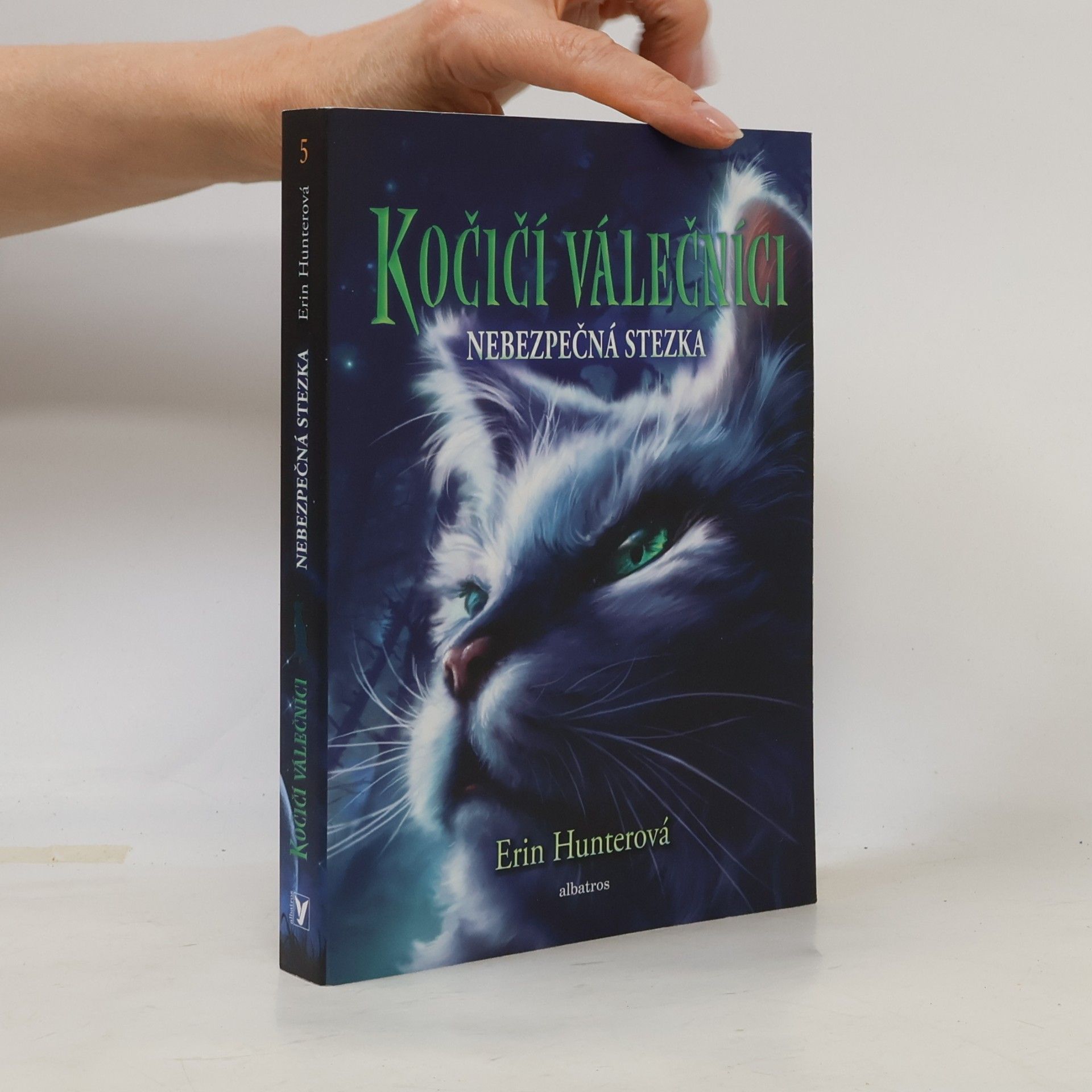 Erin Hunter Nebezpečná stezka. Kočičí válečníci