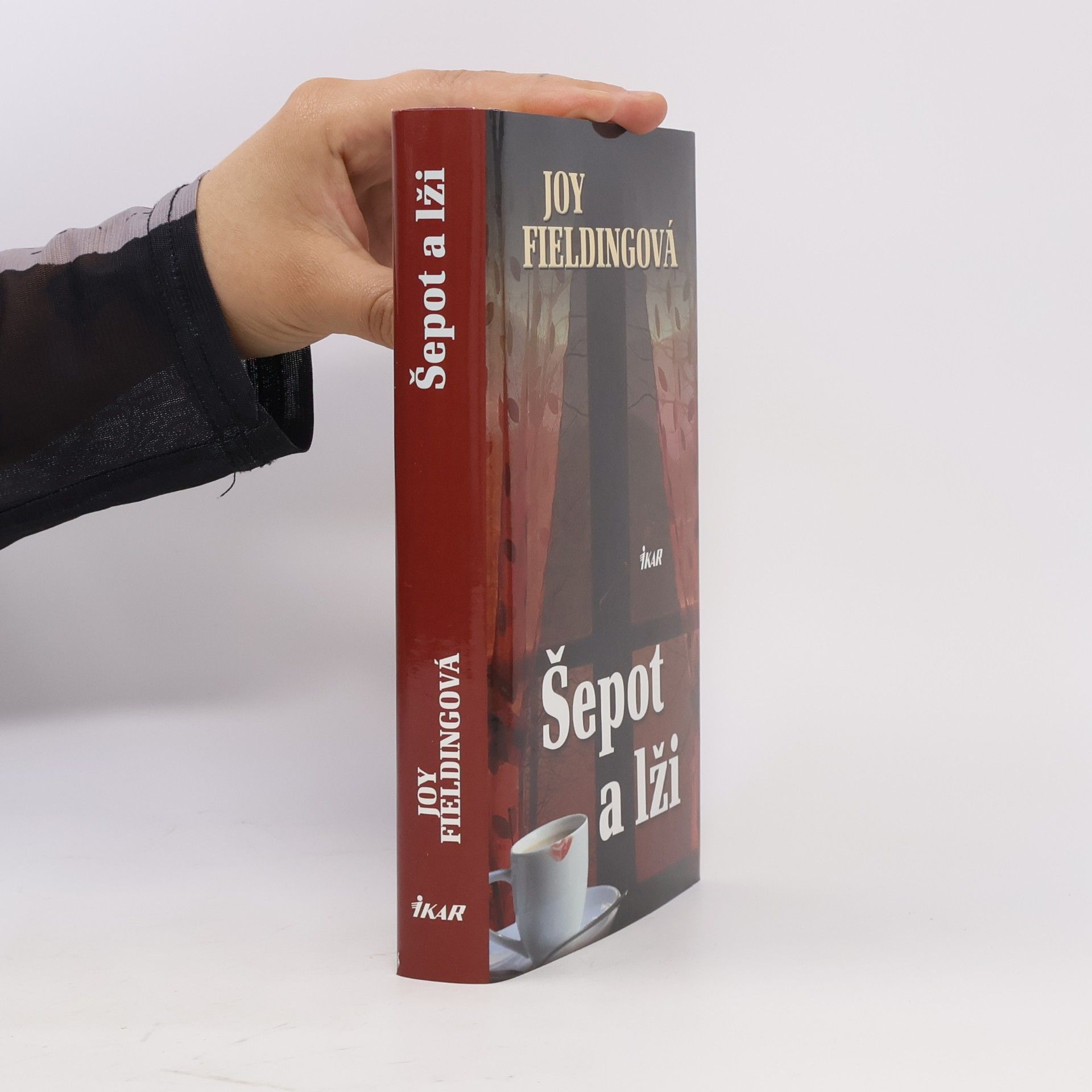 Joy Fielding Šepot a lži