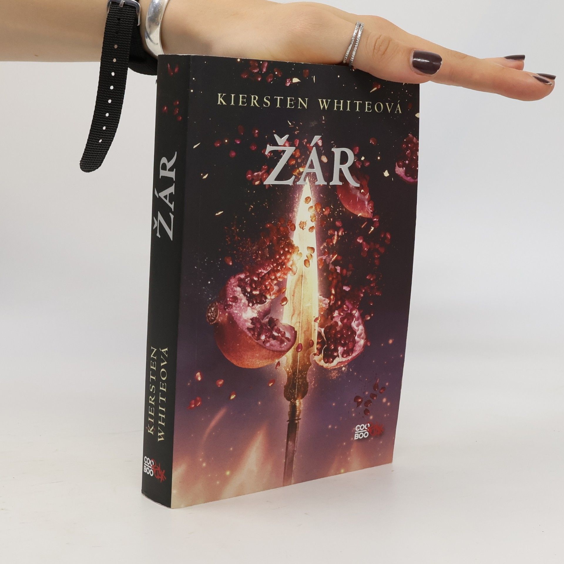 Kiersten White Žár